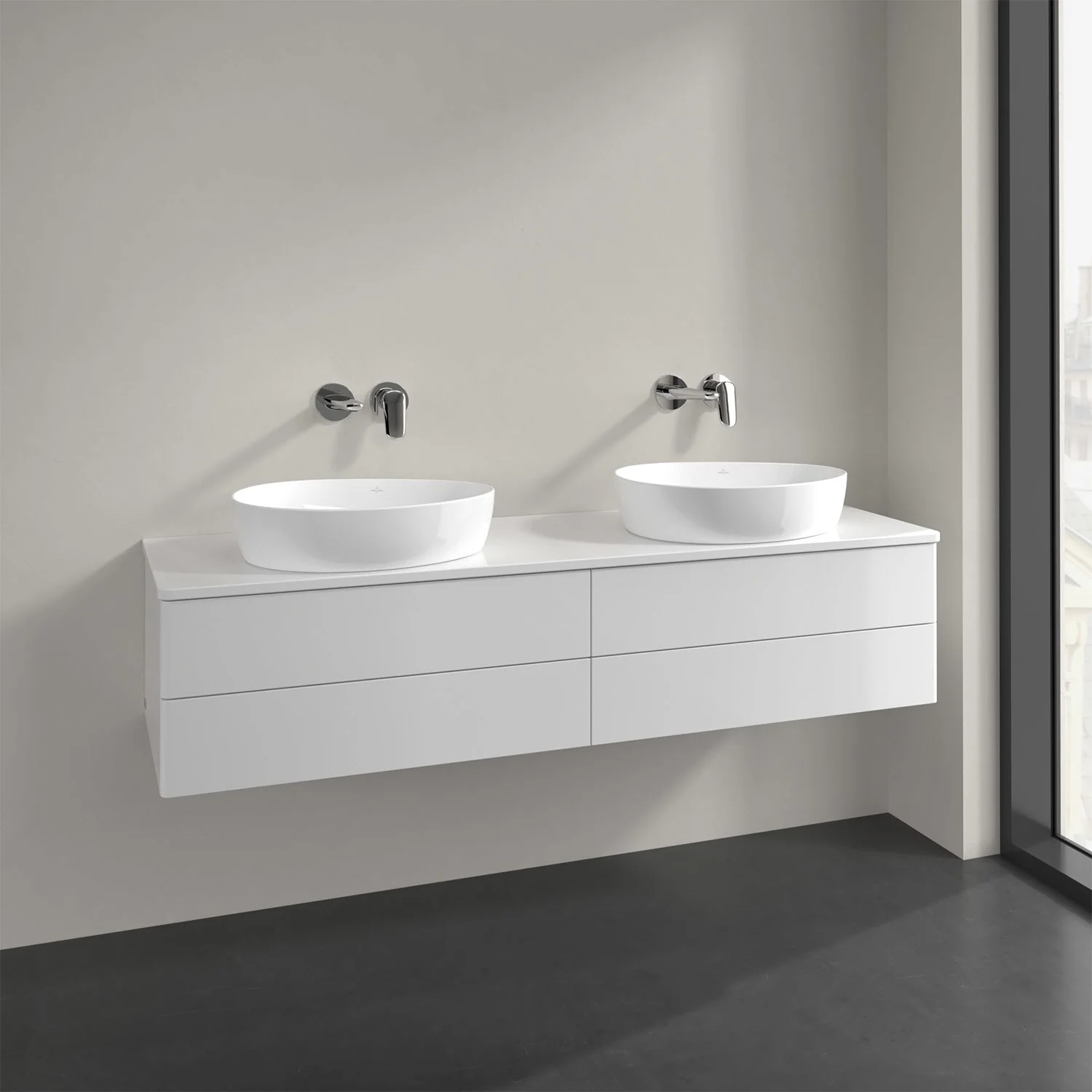 Biała podwójna umywalka w nowoczesnej łazience, Villeroy & Boch