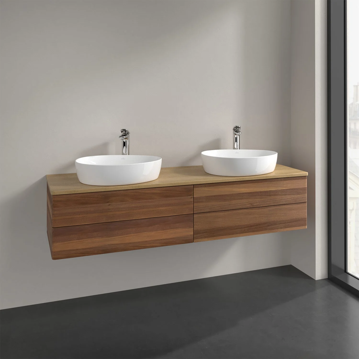 Ciemnobrązowa podwójna umywalka z drewnianym blatem w łazience, Villeroy & Boch