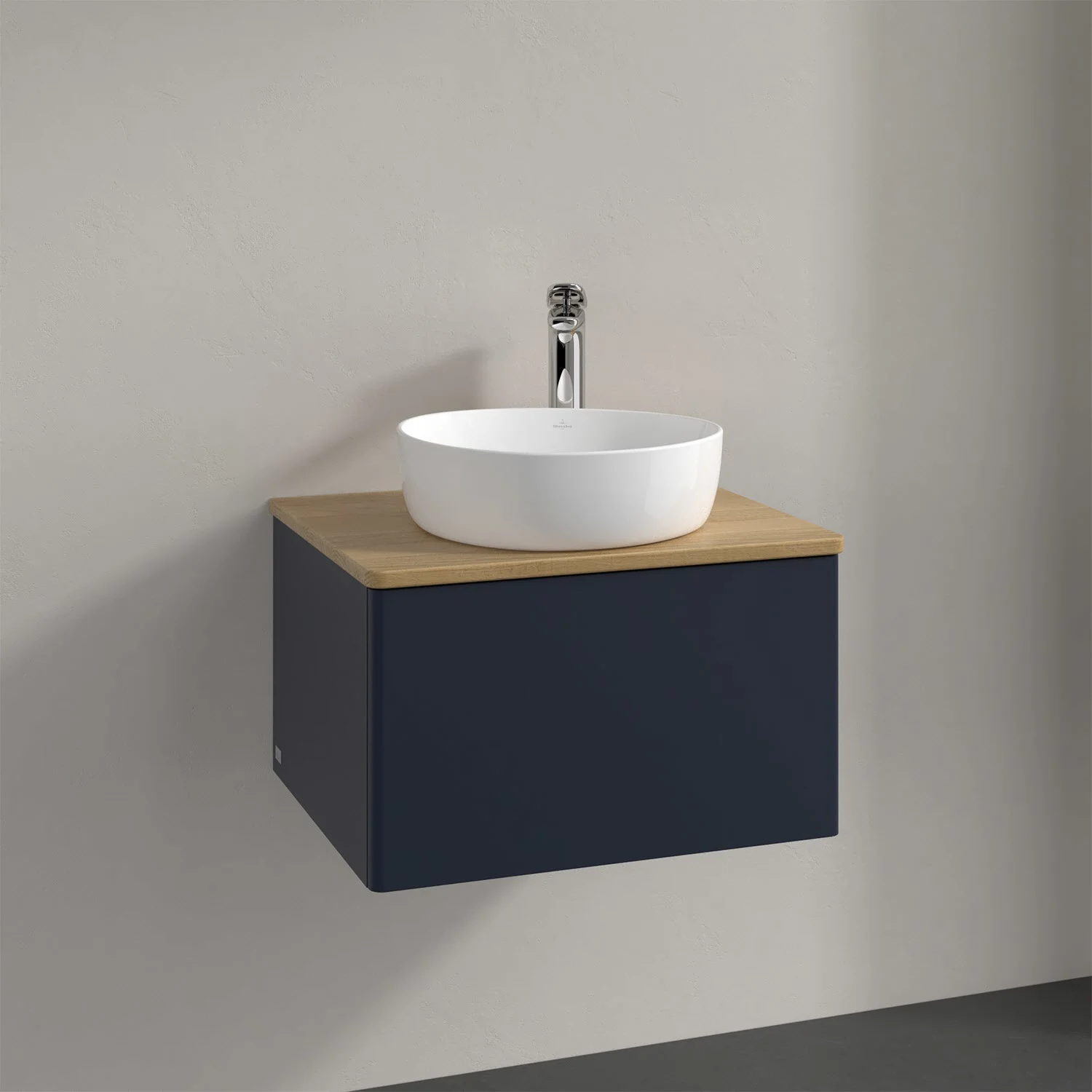 Umywalka z granatową szafką i drewnianym blatem, Villeroy & Boch
