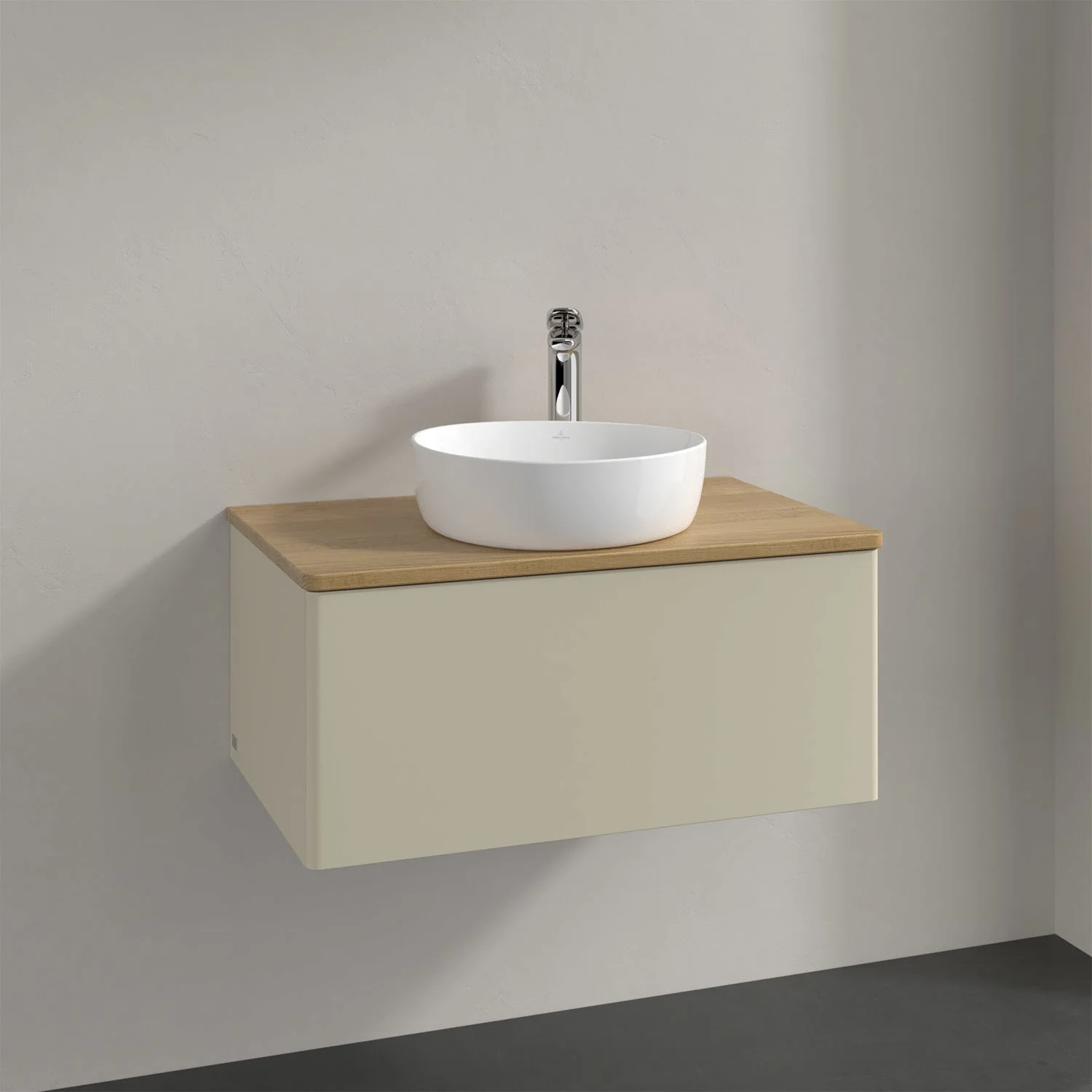 Kremowa umywalka z białą umywalką zbliżenie, Villeroy & Boch