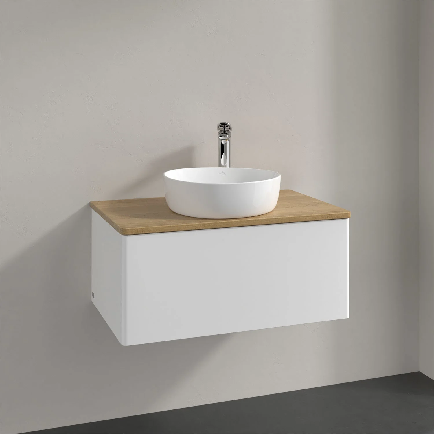 Umywalka z jasnym drewnem i białą szafką, Villeroy & Boch