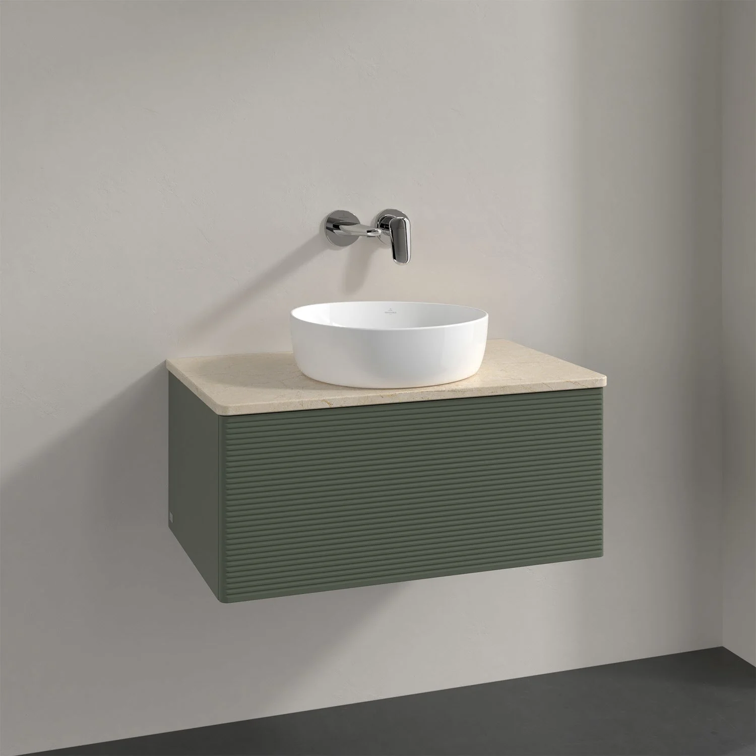 Zielona umywalka z baterią ścienną w łazience, Villeroy & Boch