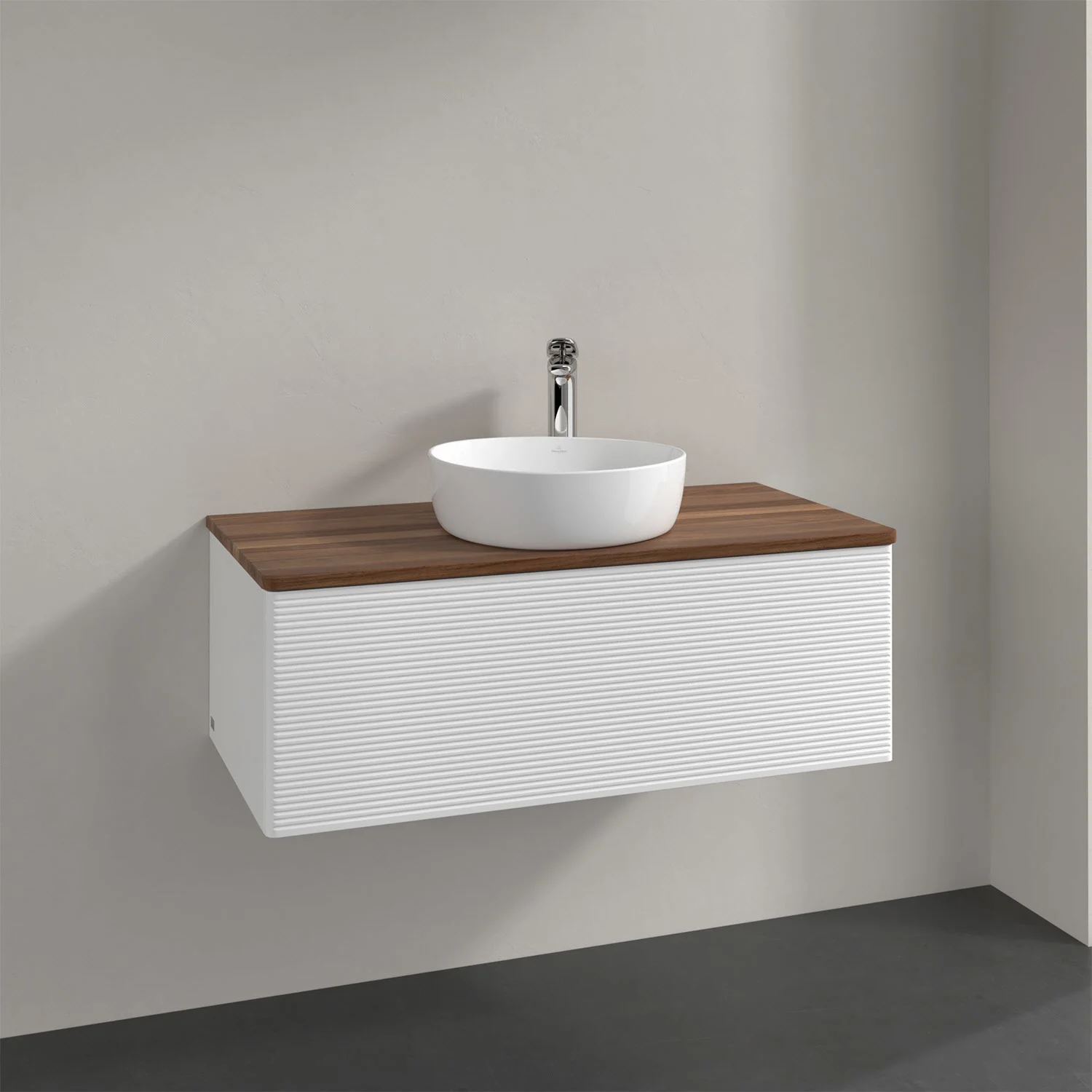 Umywalka z białą szafką i białą umywalką, Villeroy & Boch