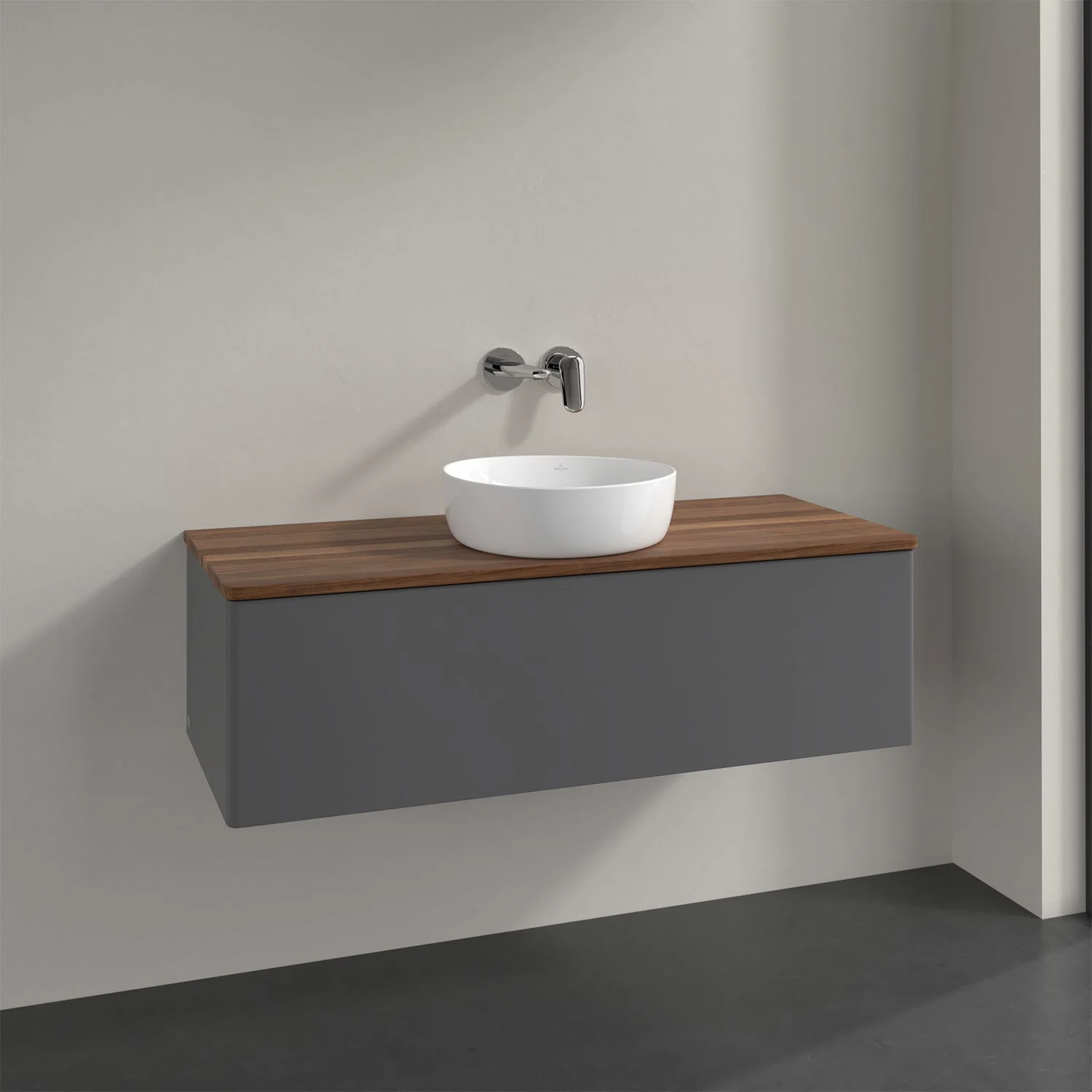 Umywalka z drewnianym blatem i białą umywalką, Villeroy & Boch