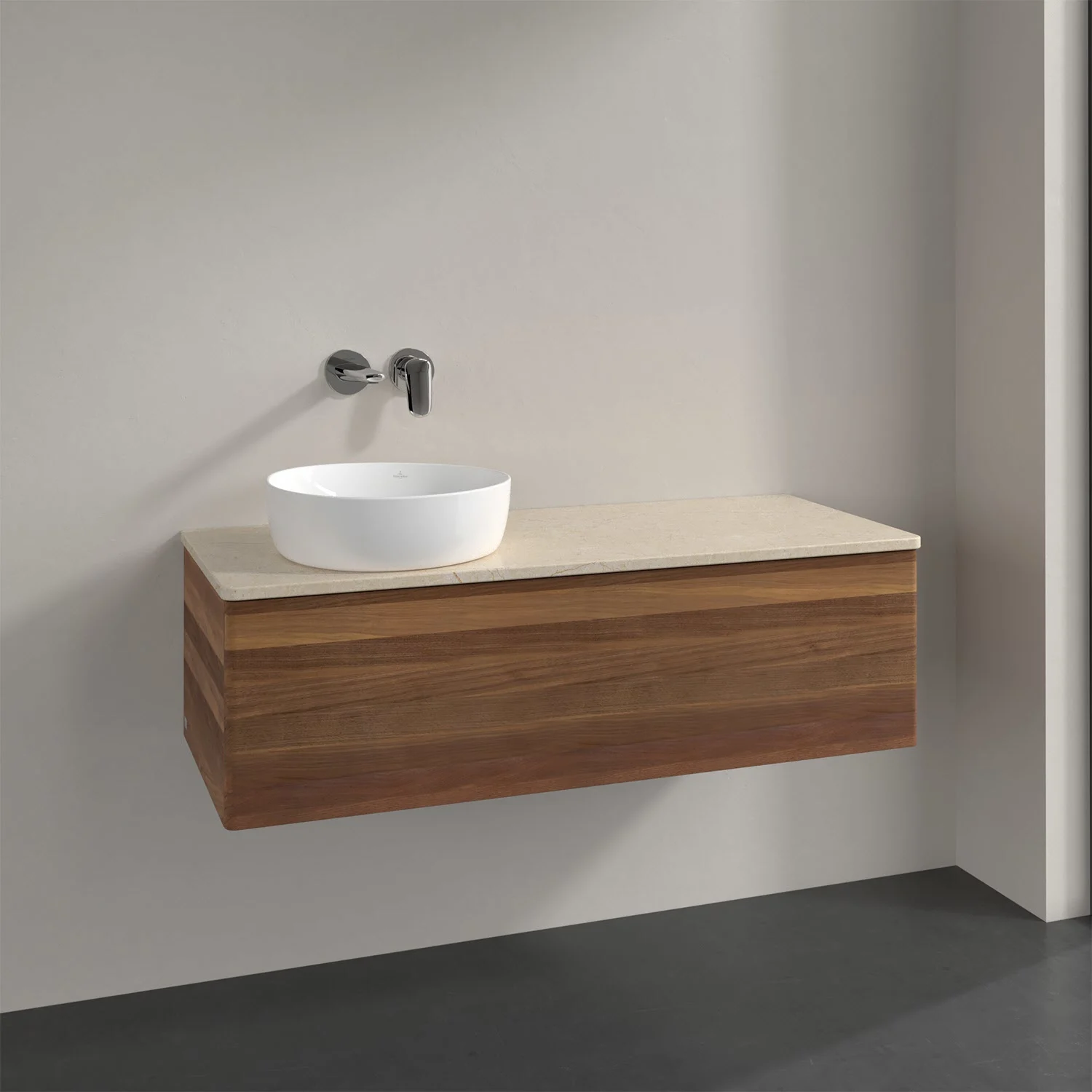 Biała umywalka na brązowej szafce w łazience, Villeroy & Boch