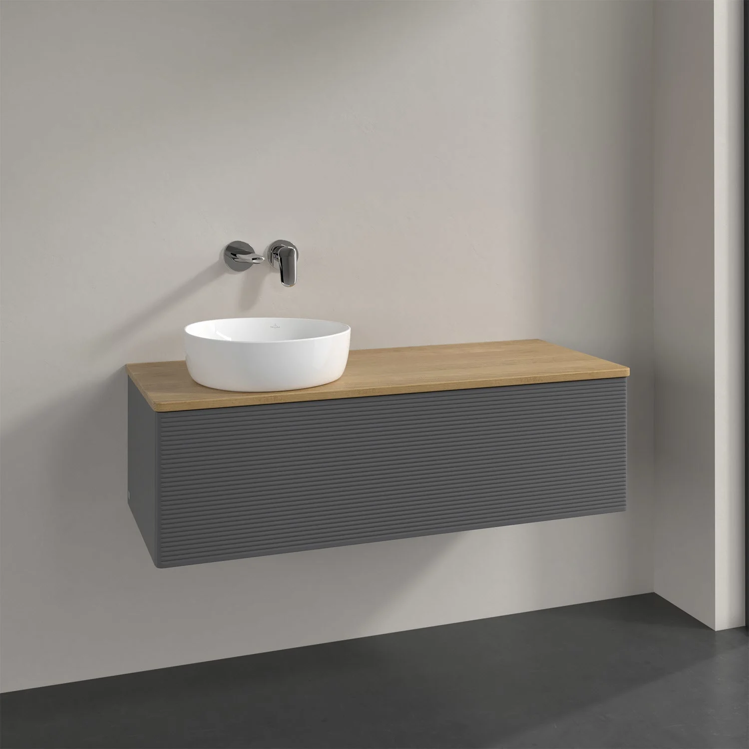 Umywalka z drewnianym blatem i szarą umywalką, Villeroy & Boch