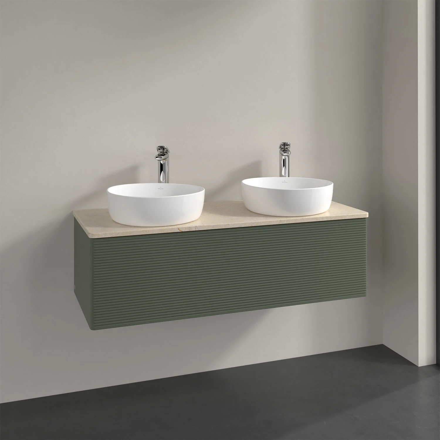 Zielona podwójna umywalka z bateriami ściennymi w łazience, Villeroy & Boch