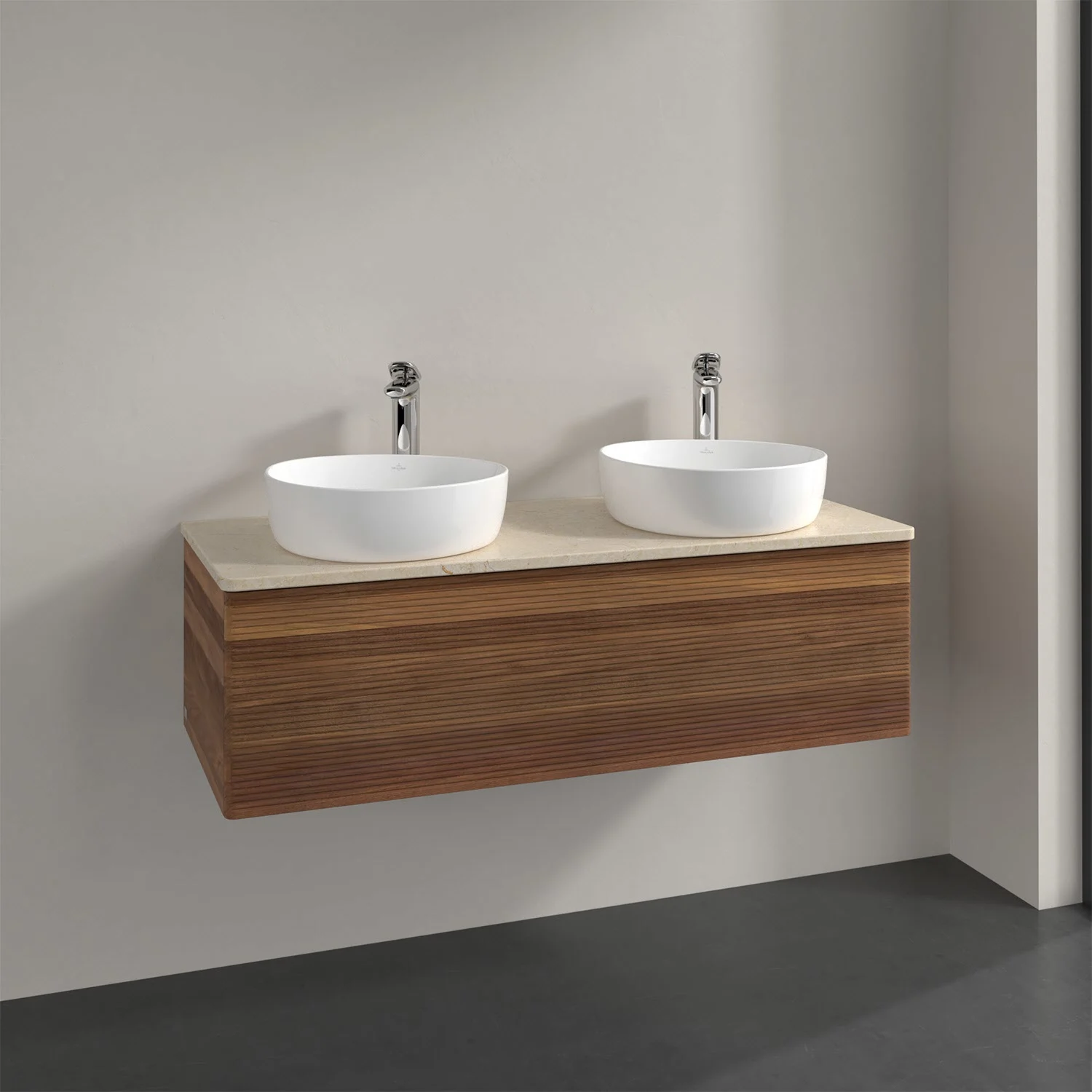 Ciemnobrązowa podwójna umywalka z bateriami ściennymi w łazience, Villeroy & Boch