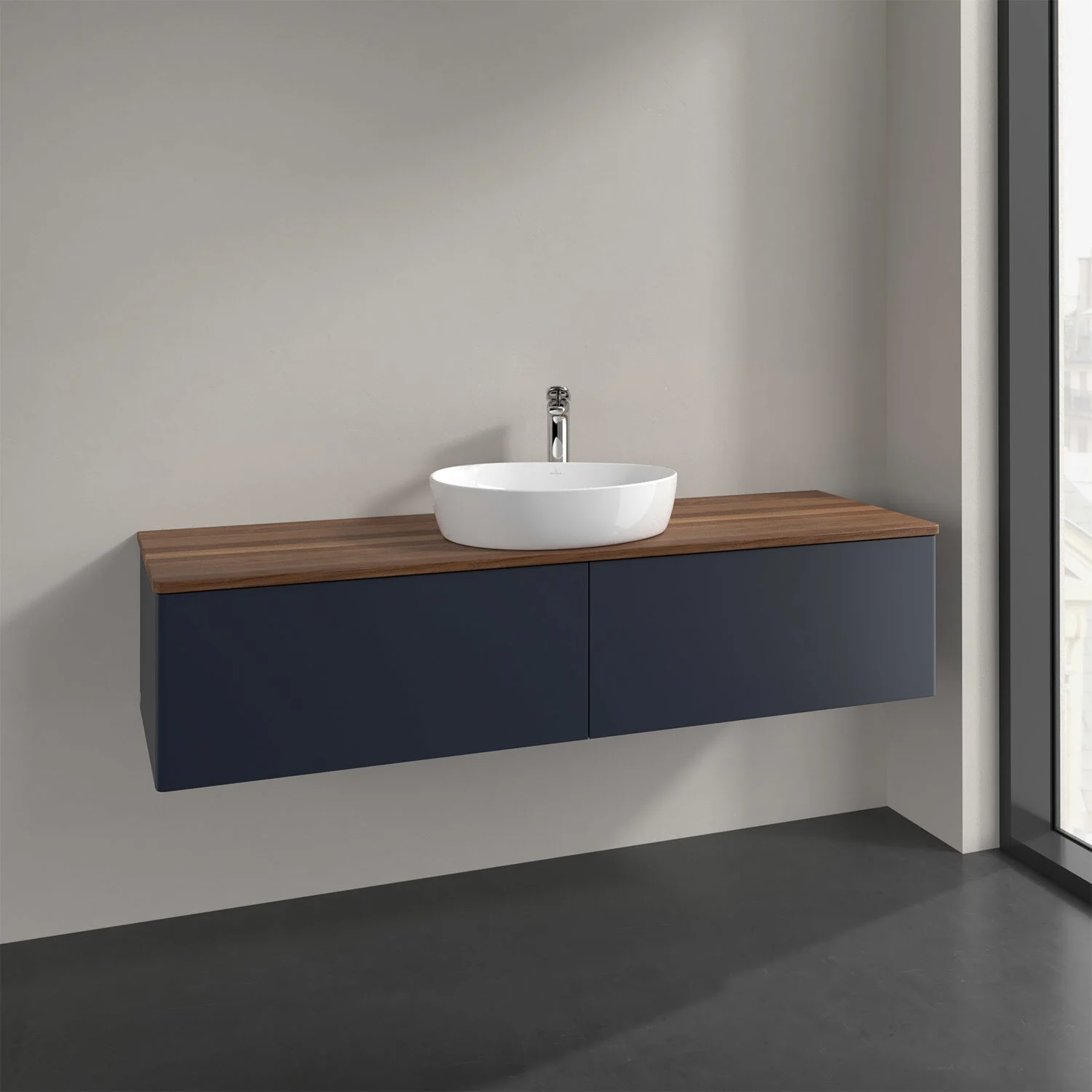 Ciemnoniebieska toaletka z białą umywalką, Villeroy & Boch