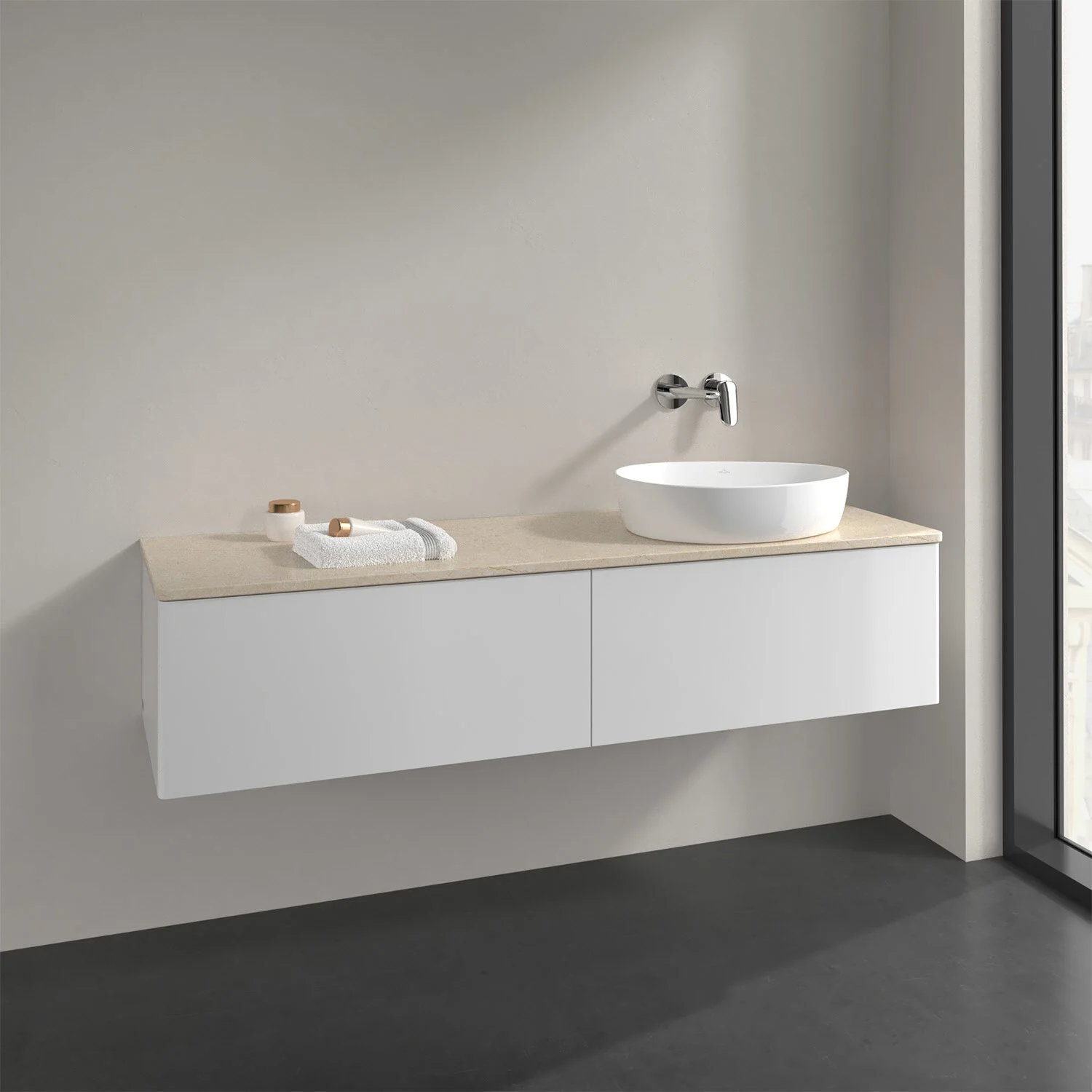 Białe meble łazienkowe z umywalką w nowoczesnej łazience, Villeroy & Boch