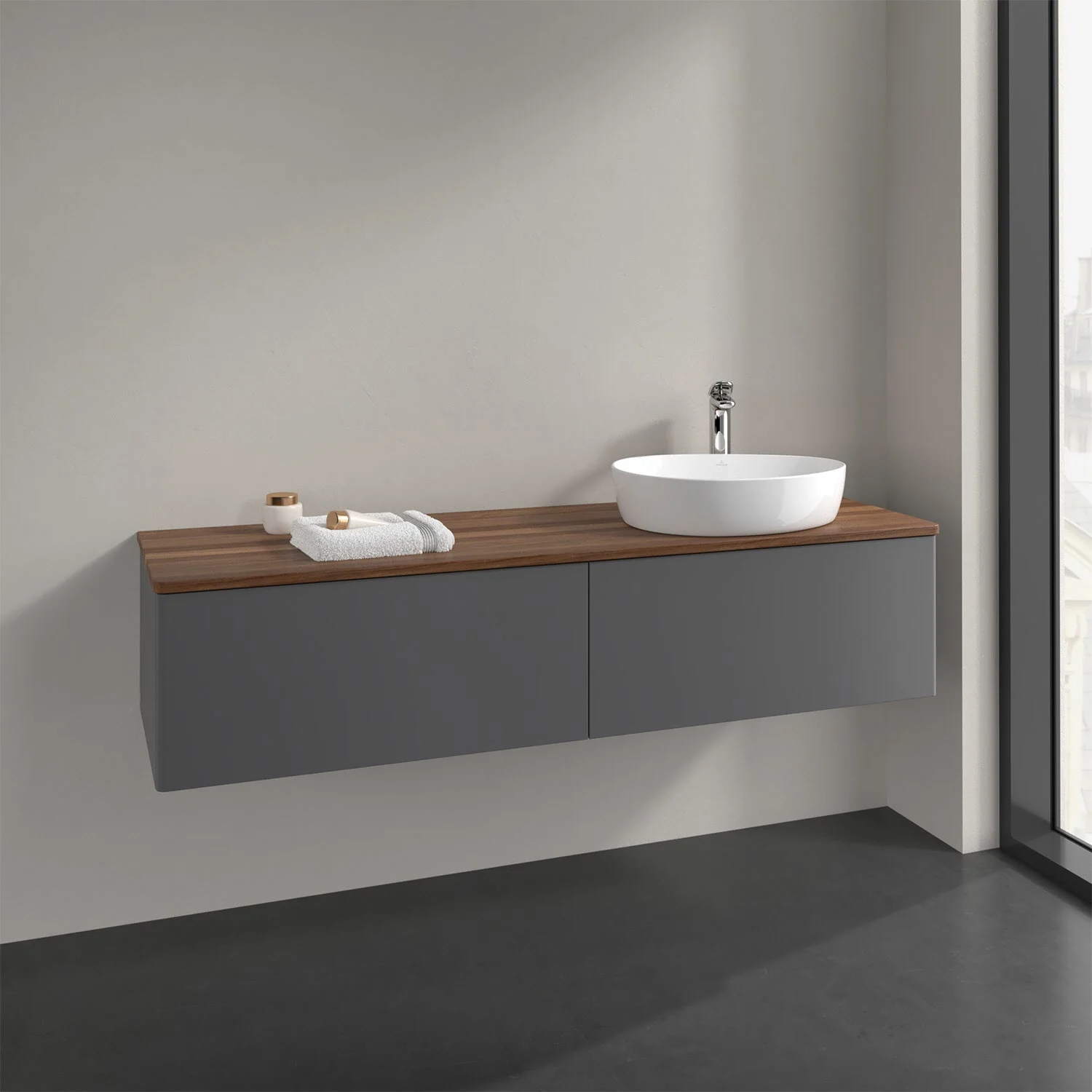 Umywalka z drewnianym blatem w łazience, Villeroy & Boch