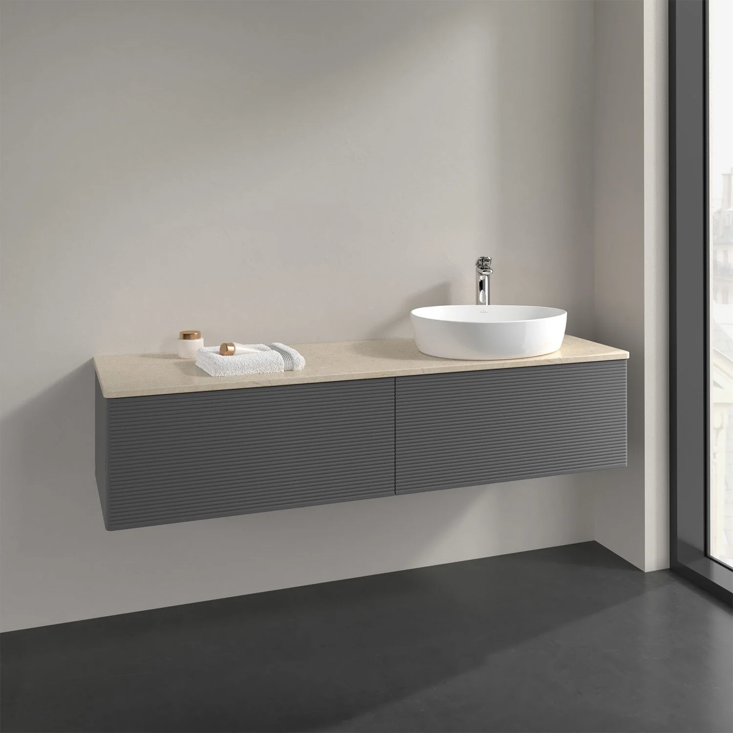 Szare meble łazienkowe z umywalką z bliska, Villeroy & Boch