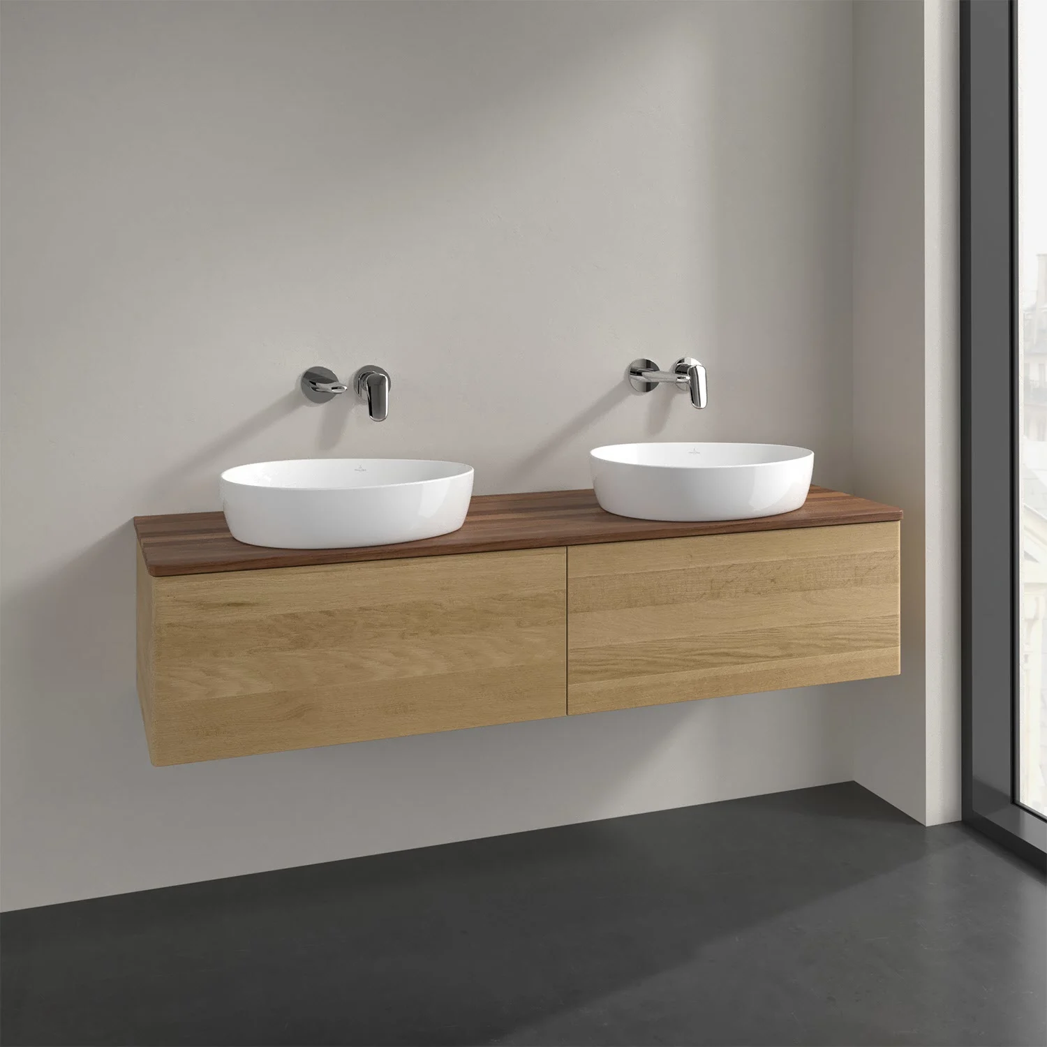 Drewniana podwójna umywalka z drewnianym blatem w łazience, Villeroy & Boch