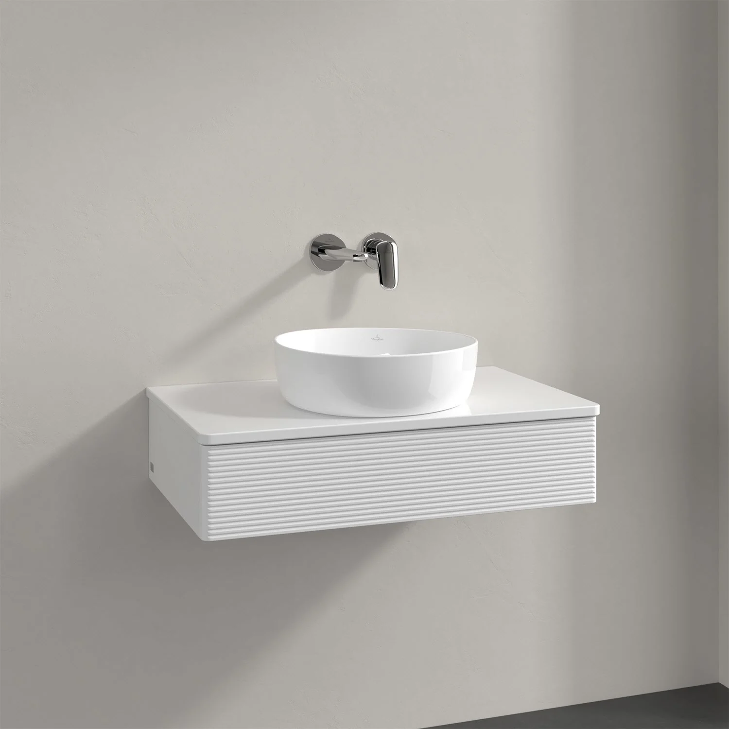Biała umywalka z białą misą zbliżenie, Villeroy & Boch