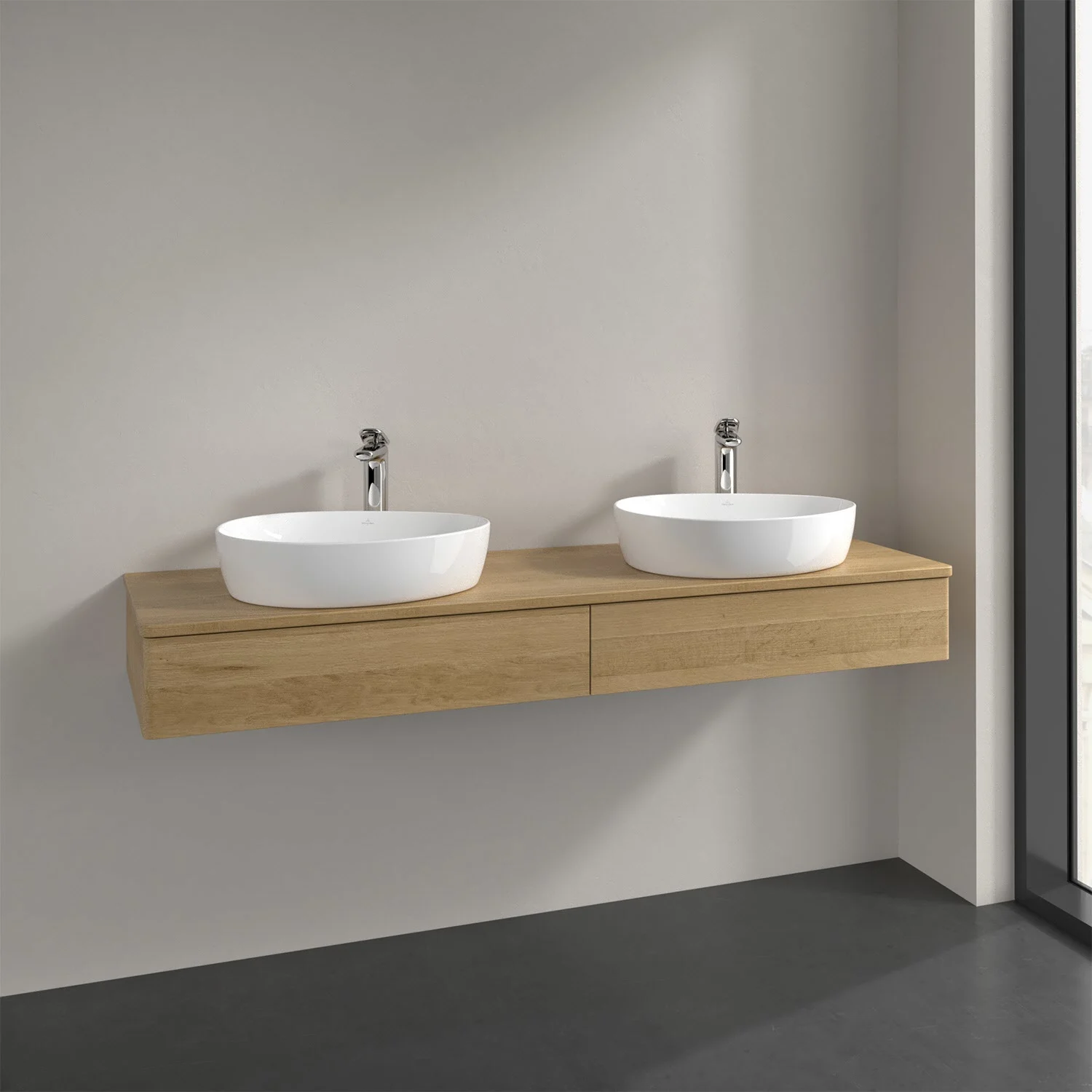 Podwójna umywalka z dębowym blatem w łazience, Villeroy & Boch