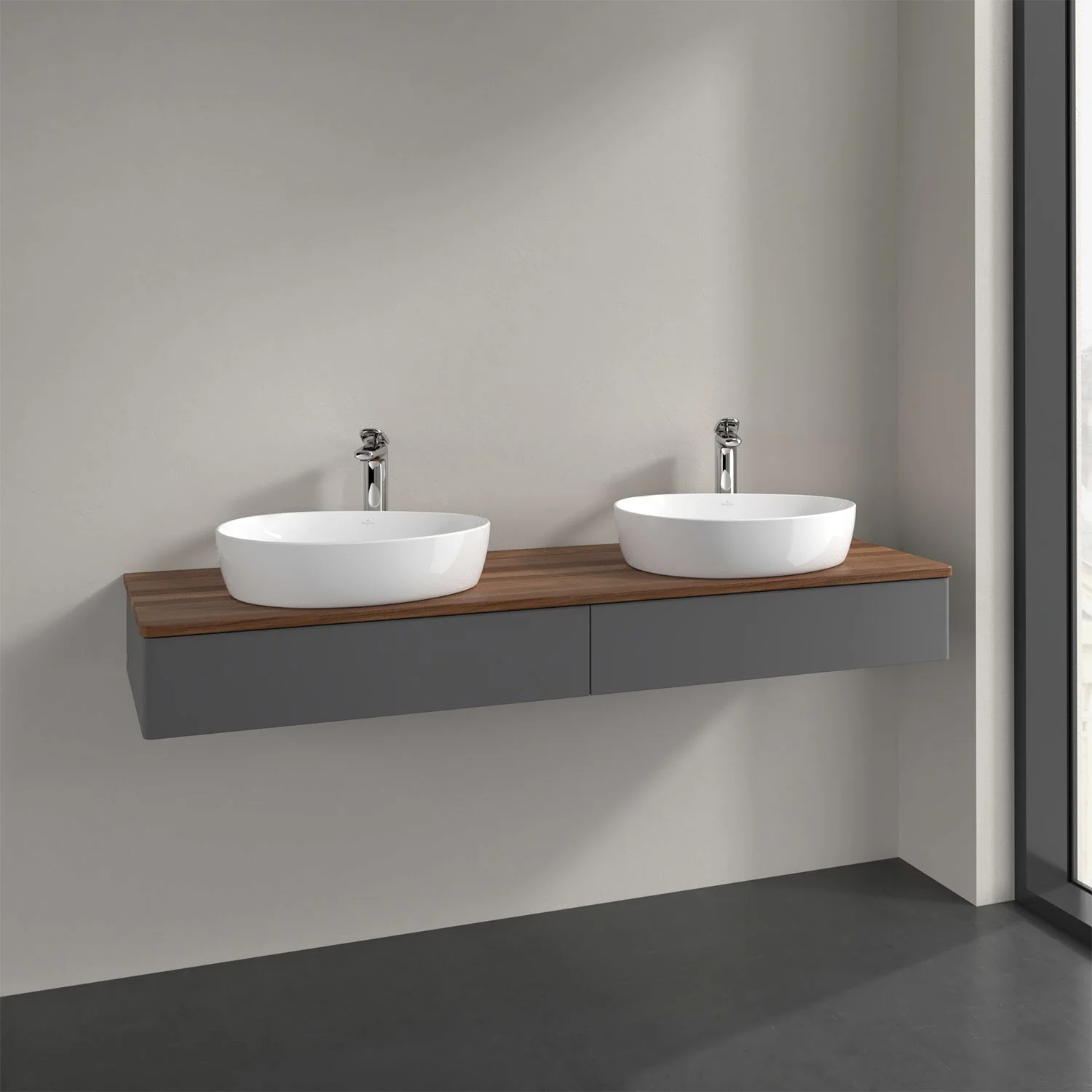 Podwójna umywalka z szarą szufladą w łazience, Villeroy & Boch