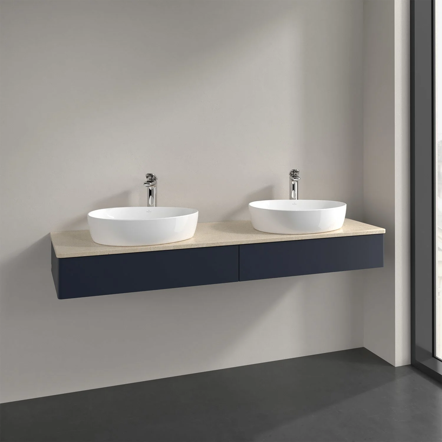 Podwójna umywalka z ciemną szafką w łazience, Villeroy & Boch