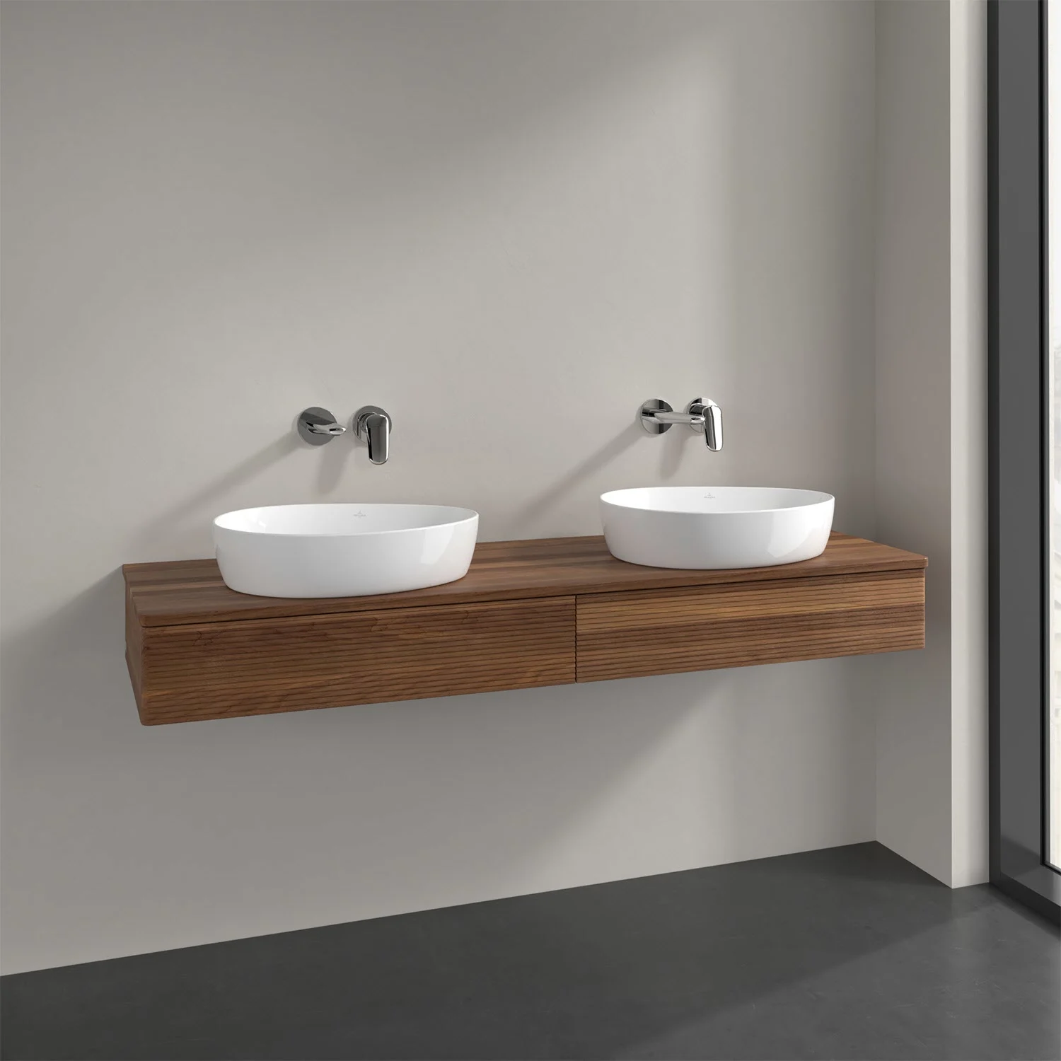 Podwójna umywalka z drewnianą szafką w łazience, Villeroy & Boch