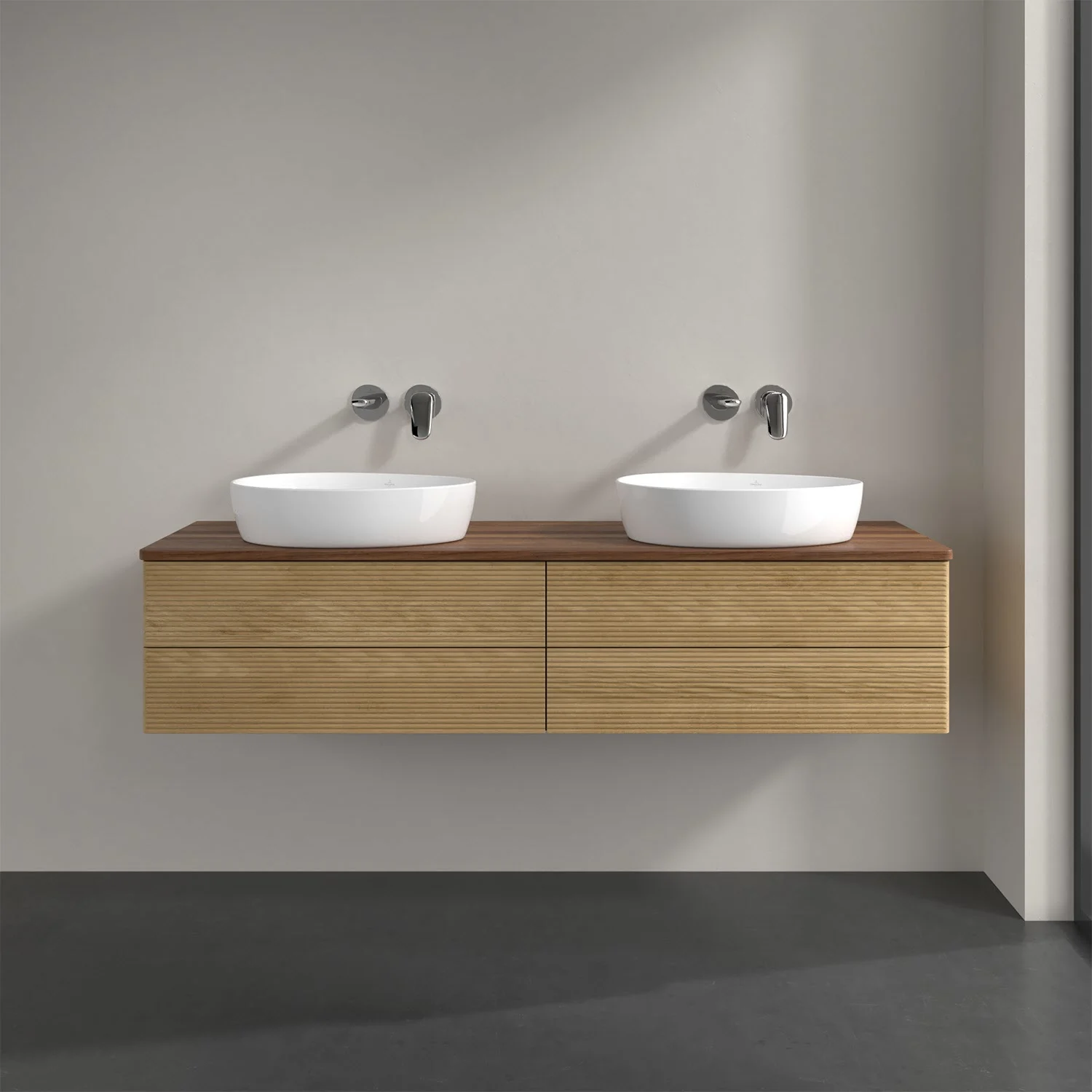 Podwójna umywalka z szafką w kolorze drewna w łazience, Villeroy & Boch