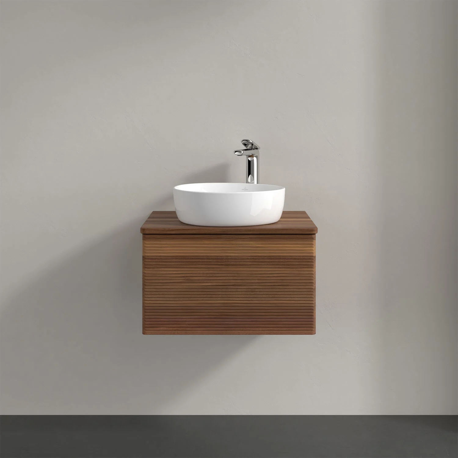 Umywalka z białą misą i drewnianą powierzchnią, Villeroy & Boch