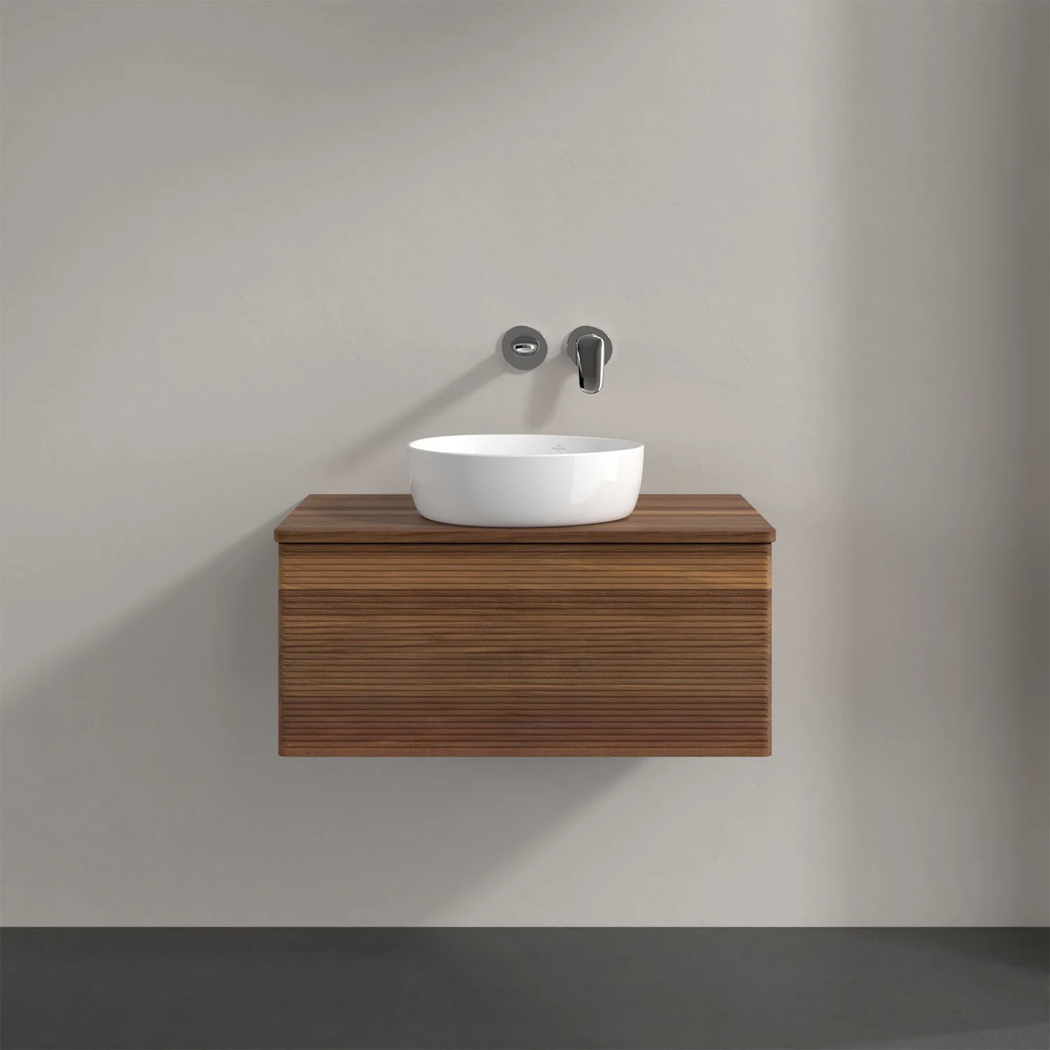 Umywalka z drewnianą powierzchnią i białą umywalką, Villeroy & Boch