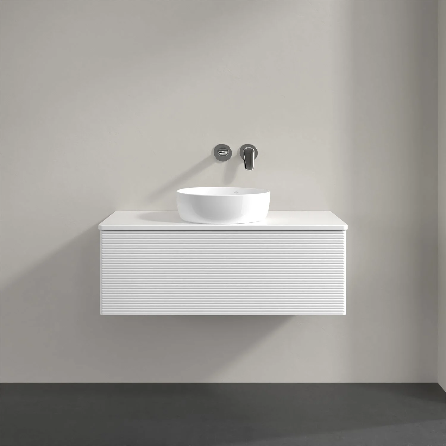 Biała umywalka z białym blatem zbliżenie, Villeroy & Boch
