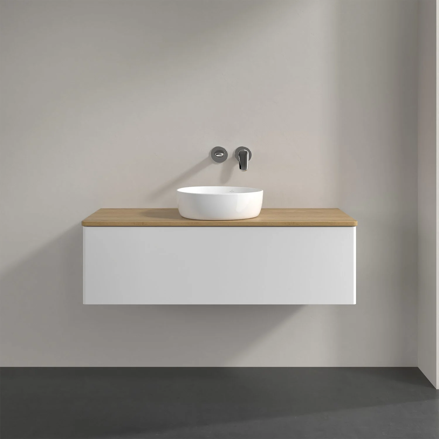 Umywalka z białą szafką w łazience, Villeroy & Boch