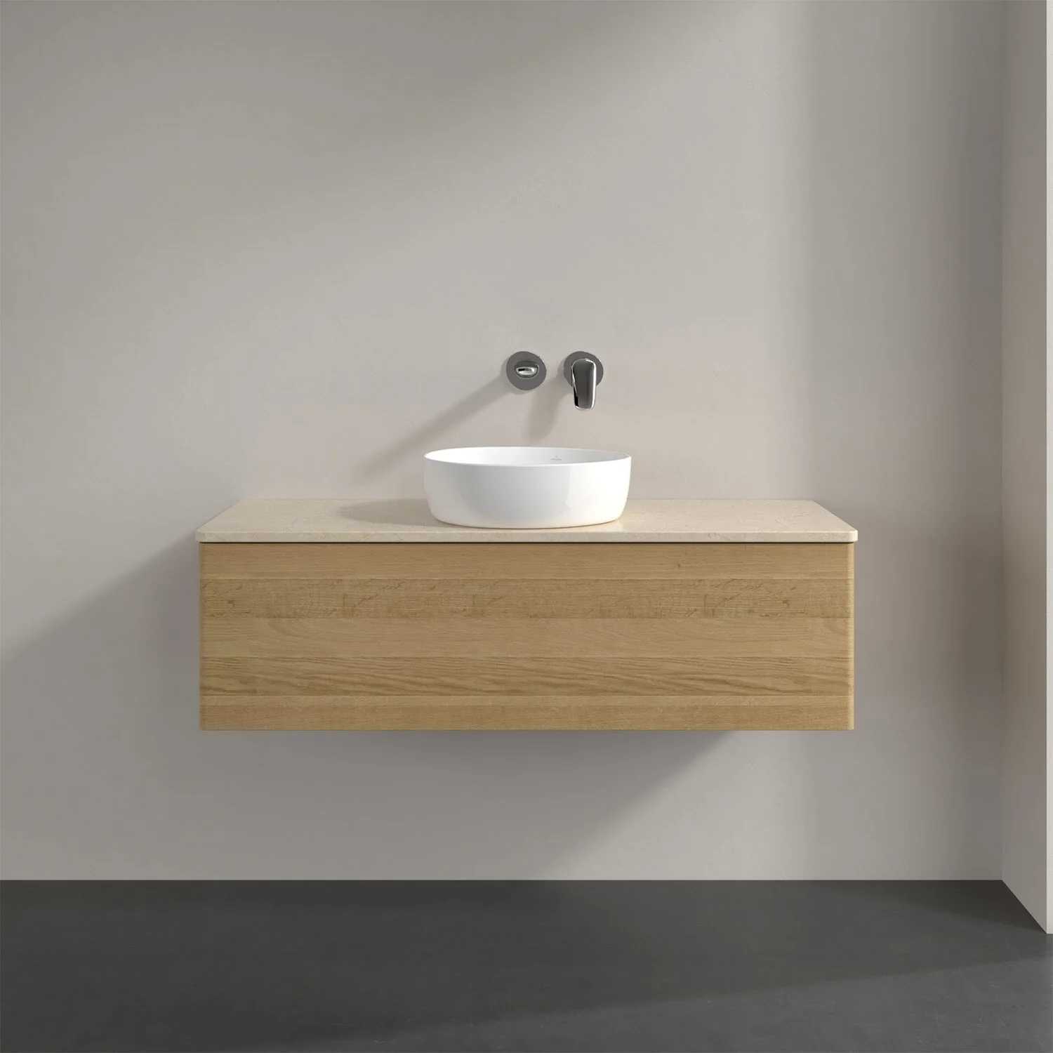 Drewniana umywalka z baterią ścienną w łazience, Villeroy & Boch