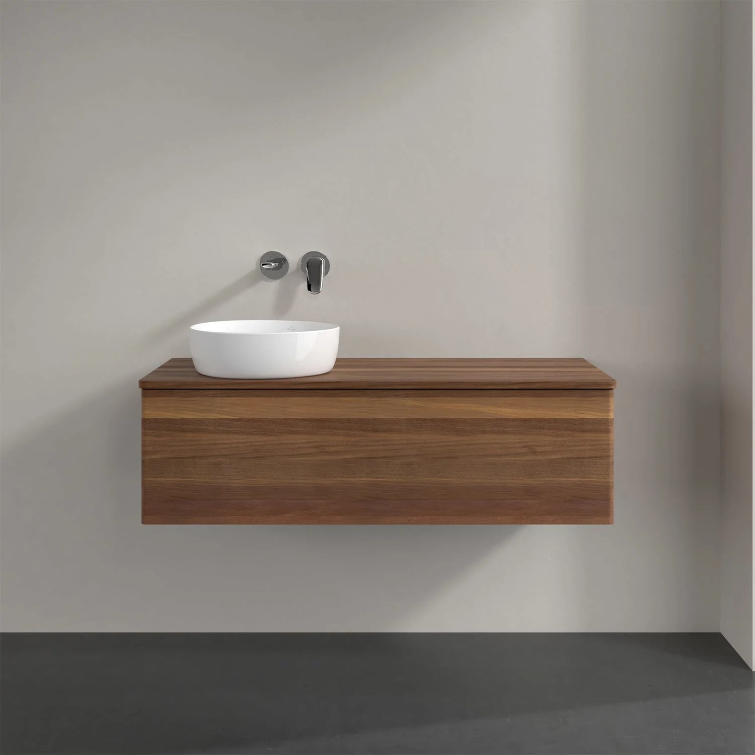 Ciemnobrązowe meble łazienkowe z umywalką z bliska, Villeroy & Boch