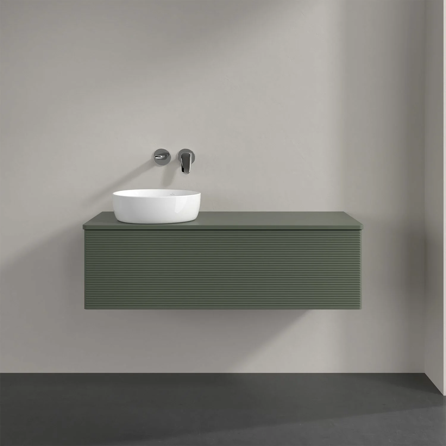 Umywalka z zieloną szafką w łazience, Villeroy & Boch