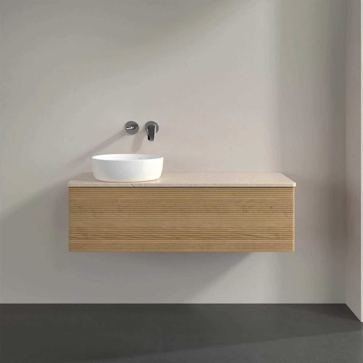 Drewniane meble łazienkowe z umywalką z bliska, Villeroy & Boch