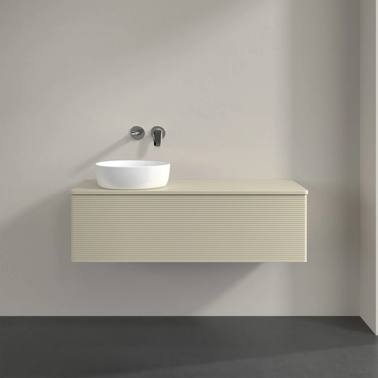 Kremowa umywalka z szafką w łazience, Villeroy & Boch