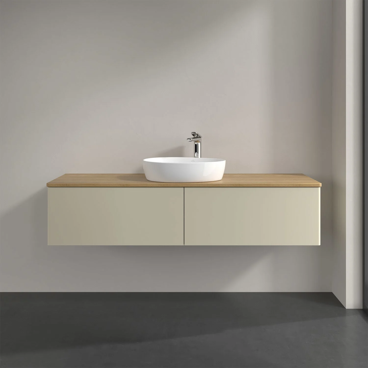 Beżowe meble łazienkowe z umywalką z bliska, Villeroy & Boch