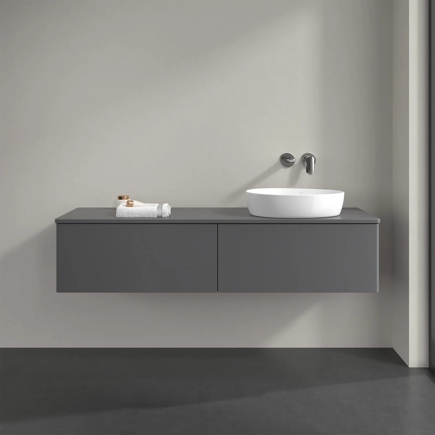 Szare meble łazienkowe z umywalką z bliska, Villeroy & Boch