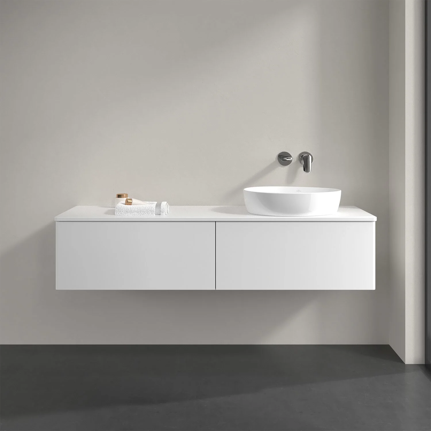 Białe meble łazienkowe z umywalką z bliska, Villeroy & Boch