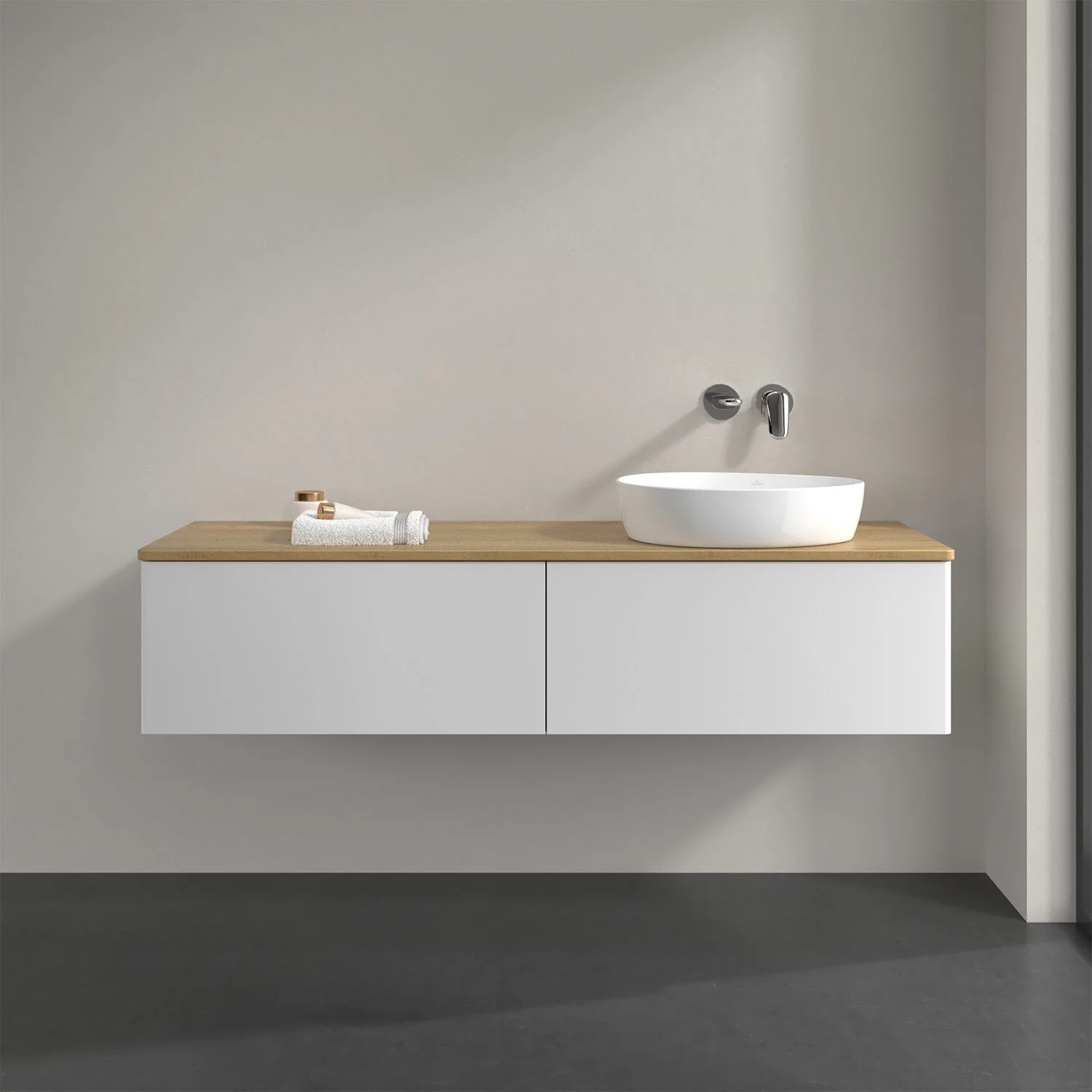 Białe meble łazienkowe z umywalką z bliska, Villeroy & Boch