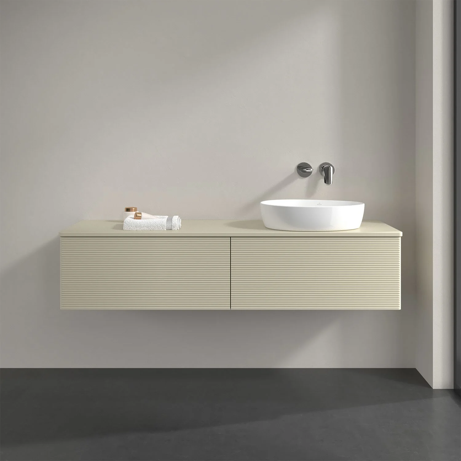 Jasne meble łazienkowe z umywalką z bliska, Villeroy & Boch