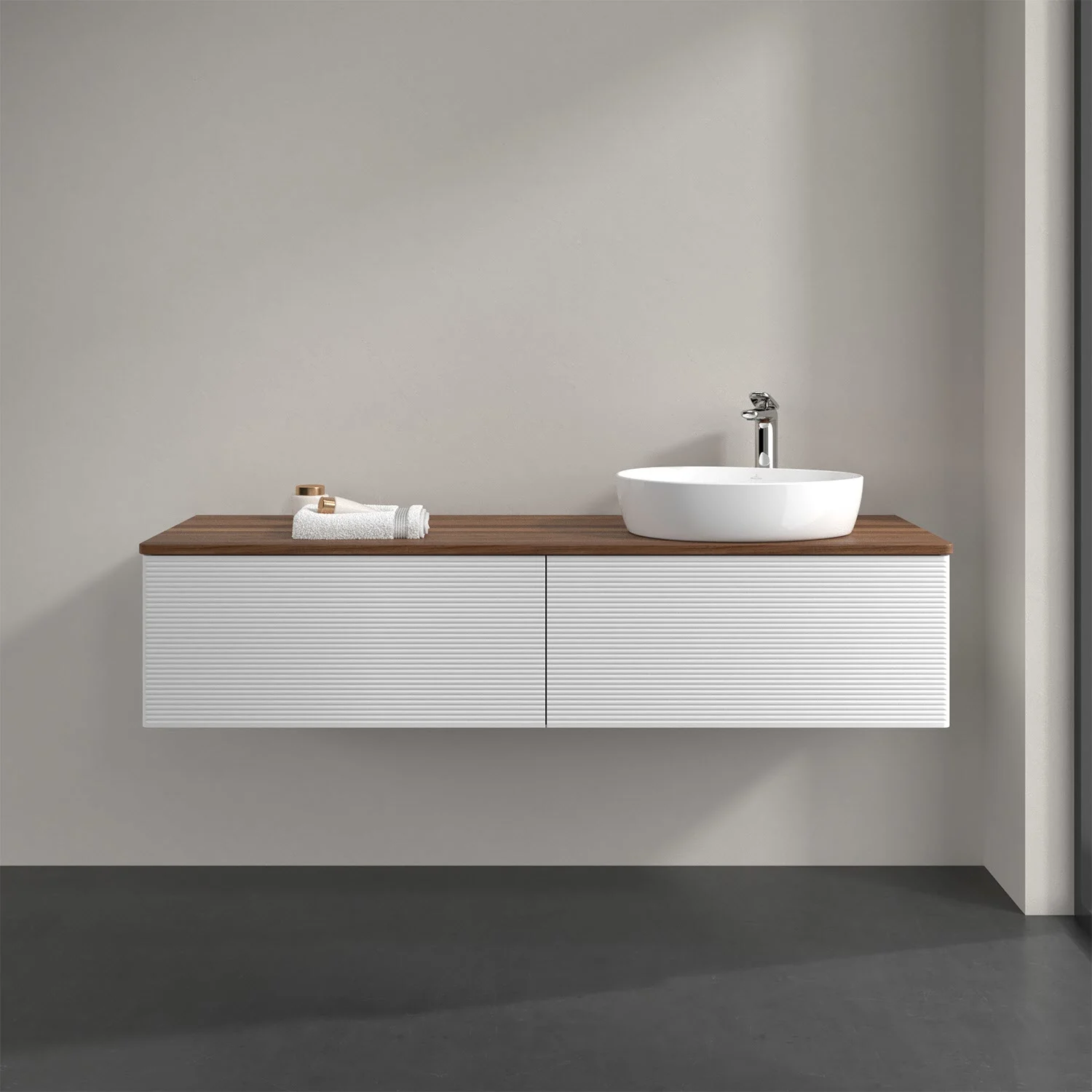 Umywalka z białą szafką w łazience, Villeroy & Boch