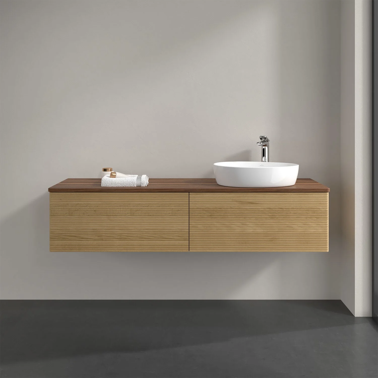 Umywalka z szafką w kolorze drewna w łazience, Villeroy & Boch