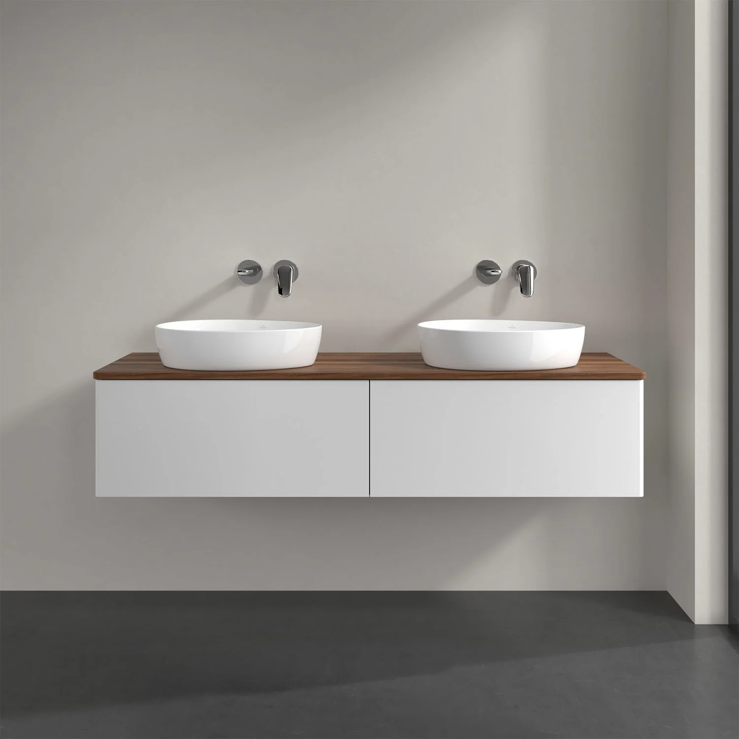 Podwójna umywalka z białą szafką w łazience, Villeroy & Boch
