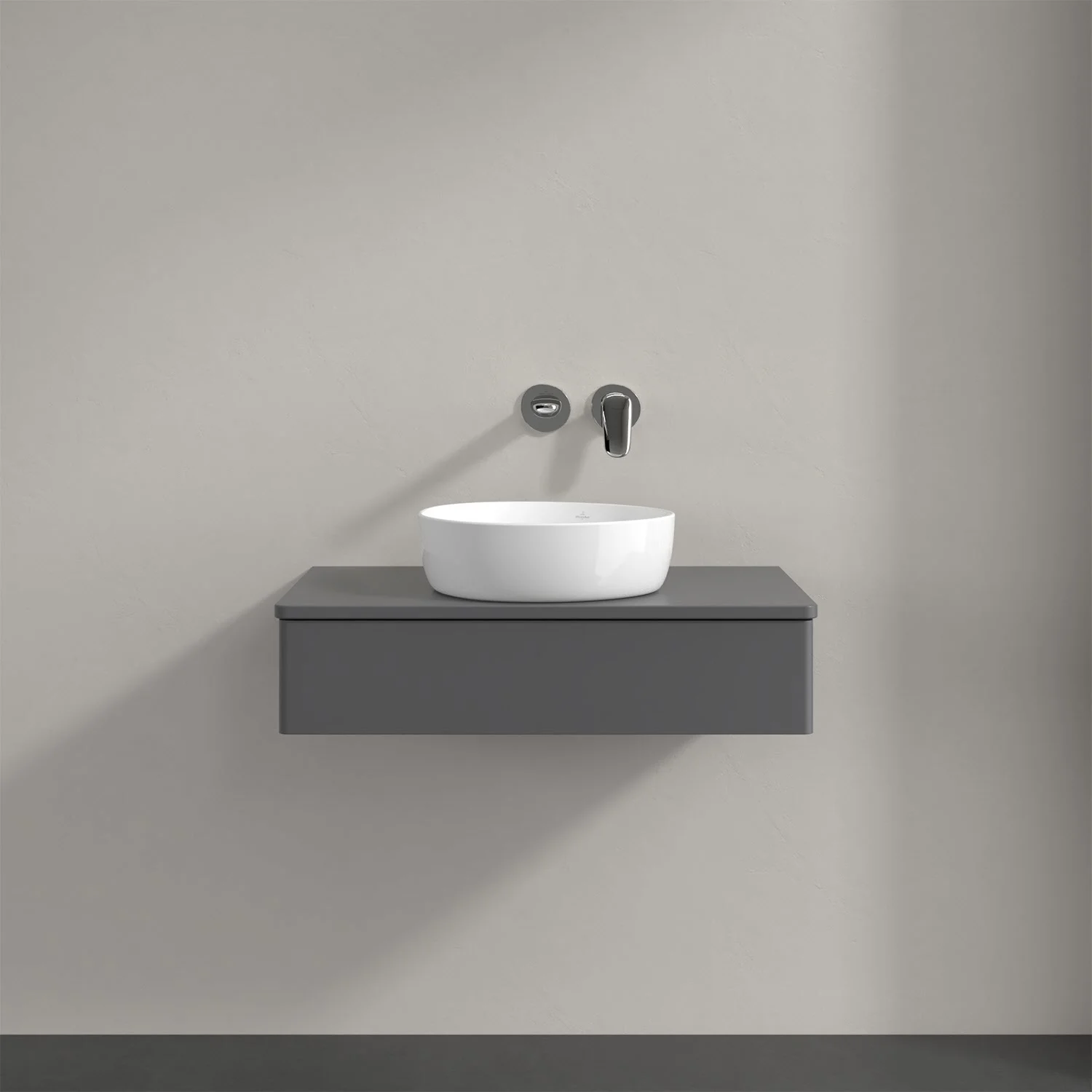 Biała umywalka na szarej szafce w łazience, Villeroy & Boch