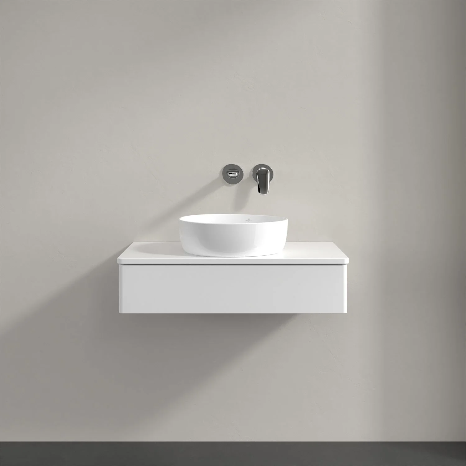 Biała umywalka na białej szafce w łazience, Villeroy & Boch