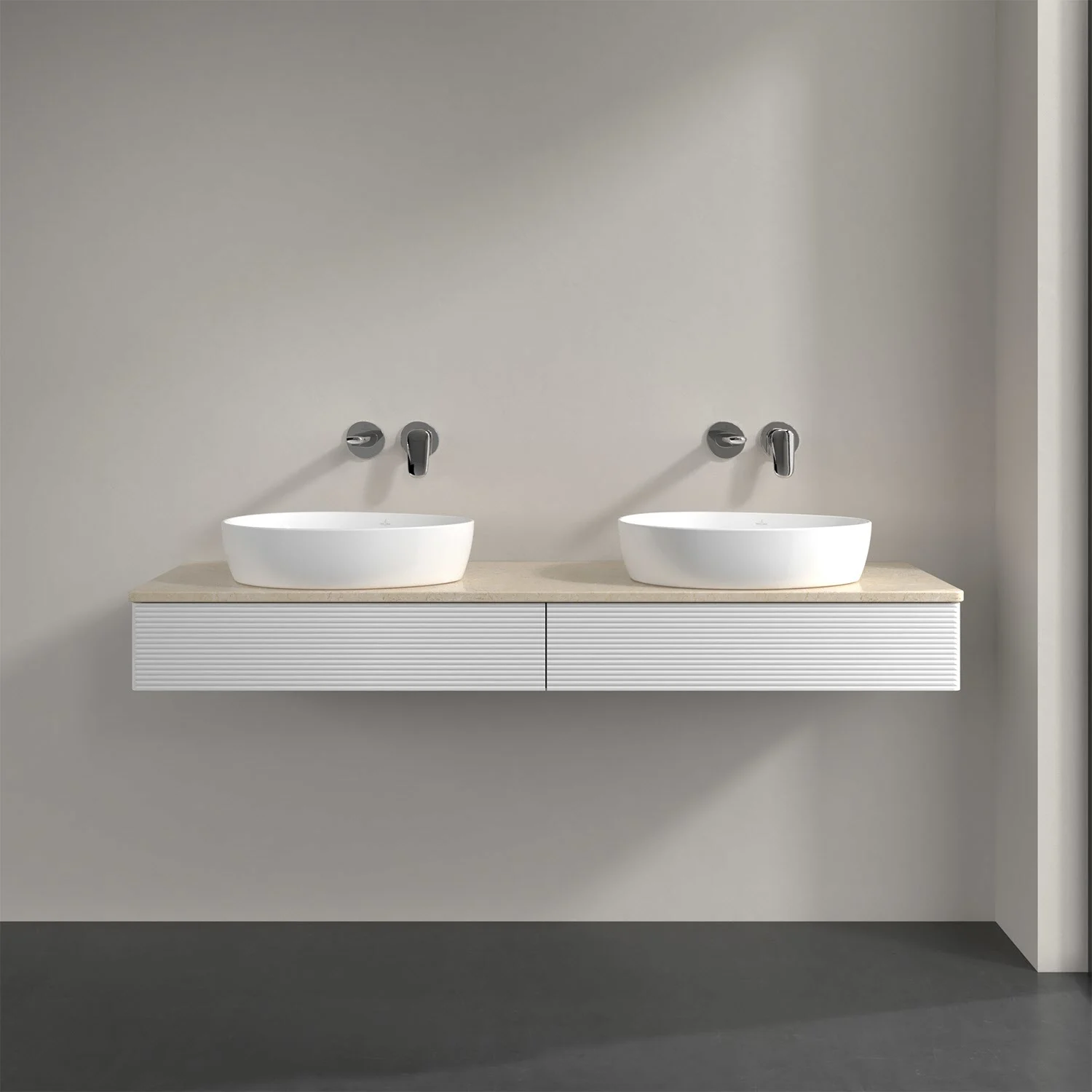 Podwójna umywalka z drewnianą szafką w nowoczesnej łazience, Villeroy & Boch