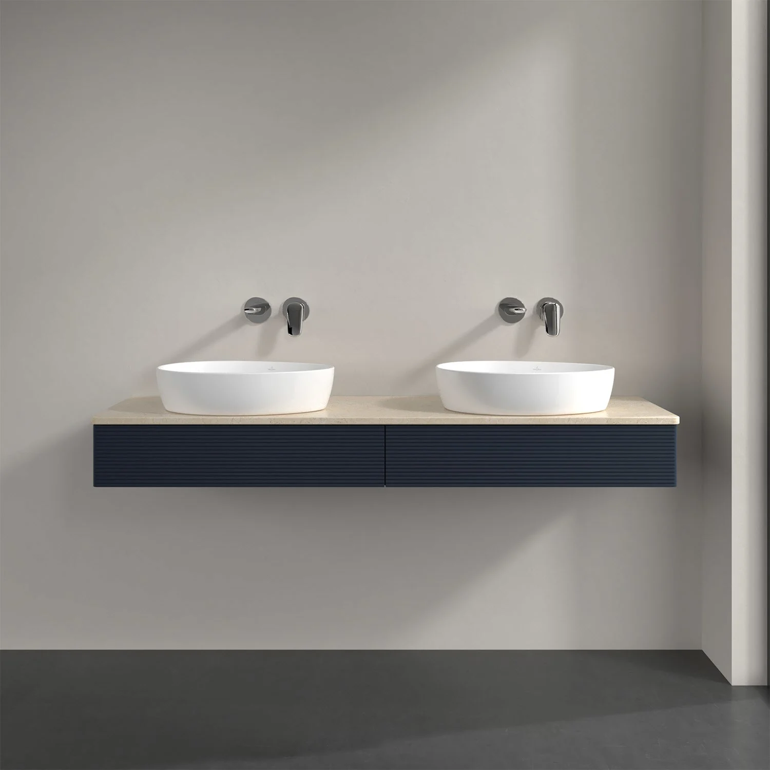 Podwójna umywalka z niebieską szafką w łazience, Villeroy & Boch