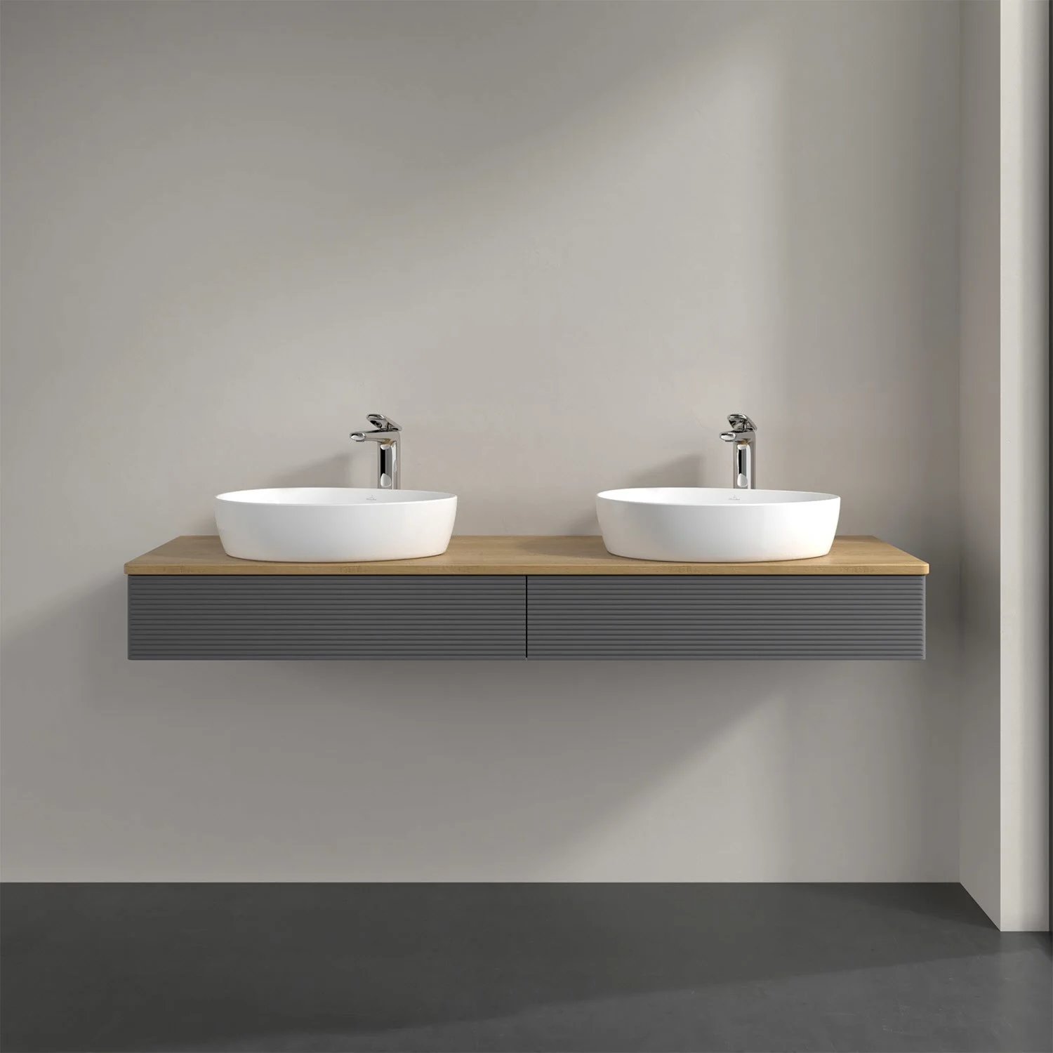 Podwójna umywalka z szarą szafką w łazience, Villeroy & Boch