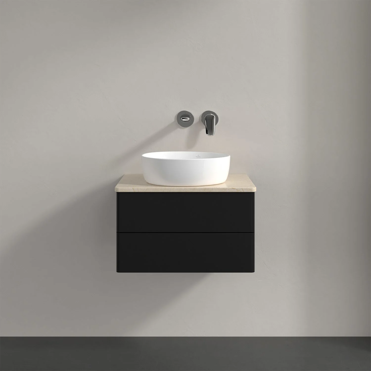 Czarna umywalka z baterią ścienną w łazience, Villeroy & Boch