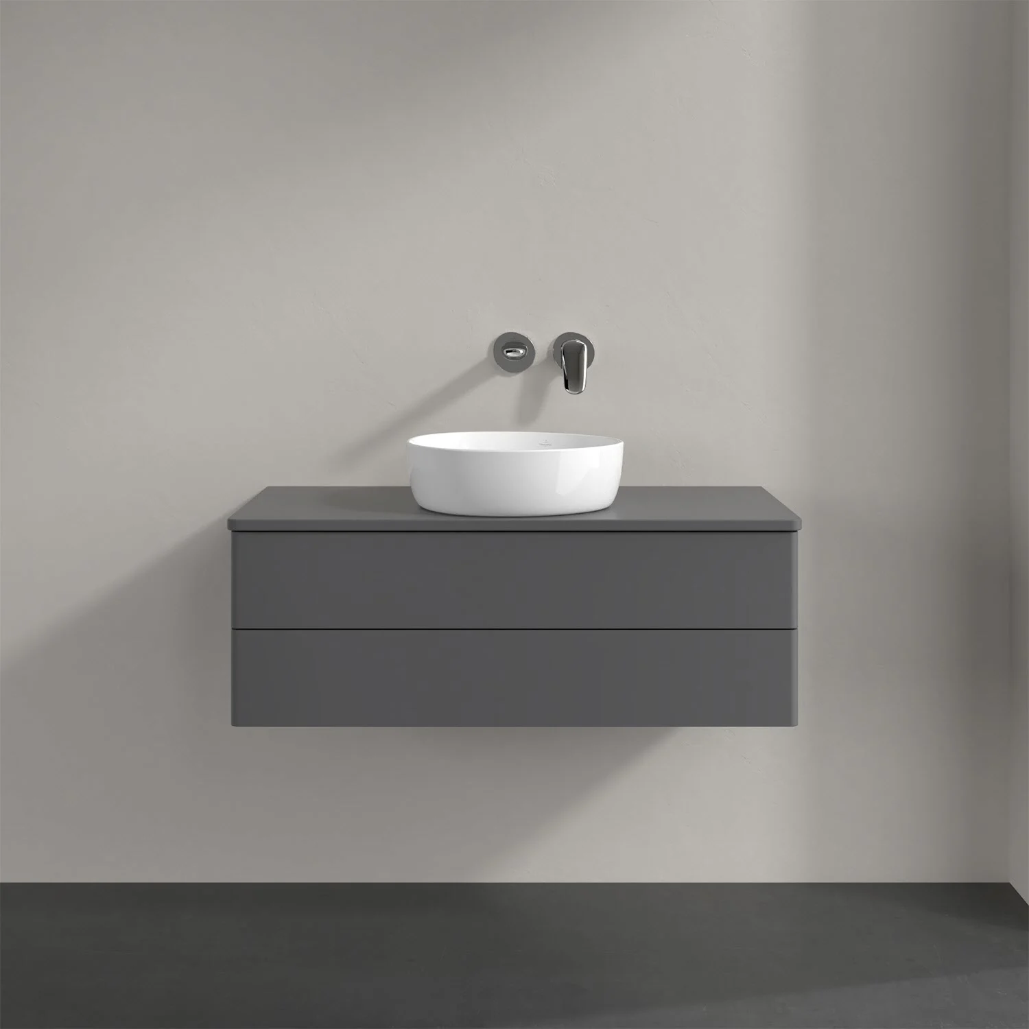 Szare meble łazienkowe z umywalką z bliska, Villeroy & Boch