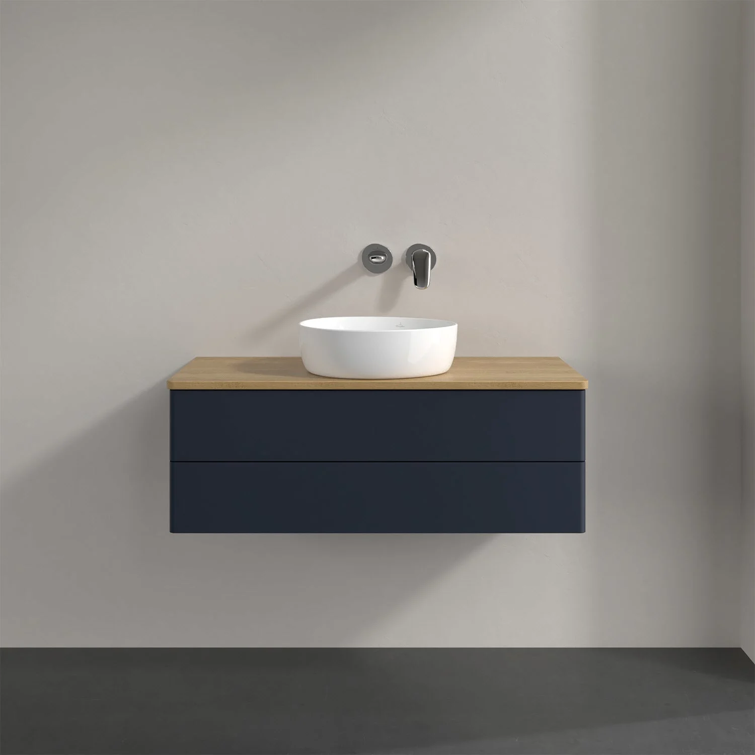 Umywalka z drewnianym blatem i białą umywalką, Villeroy & Boch