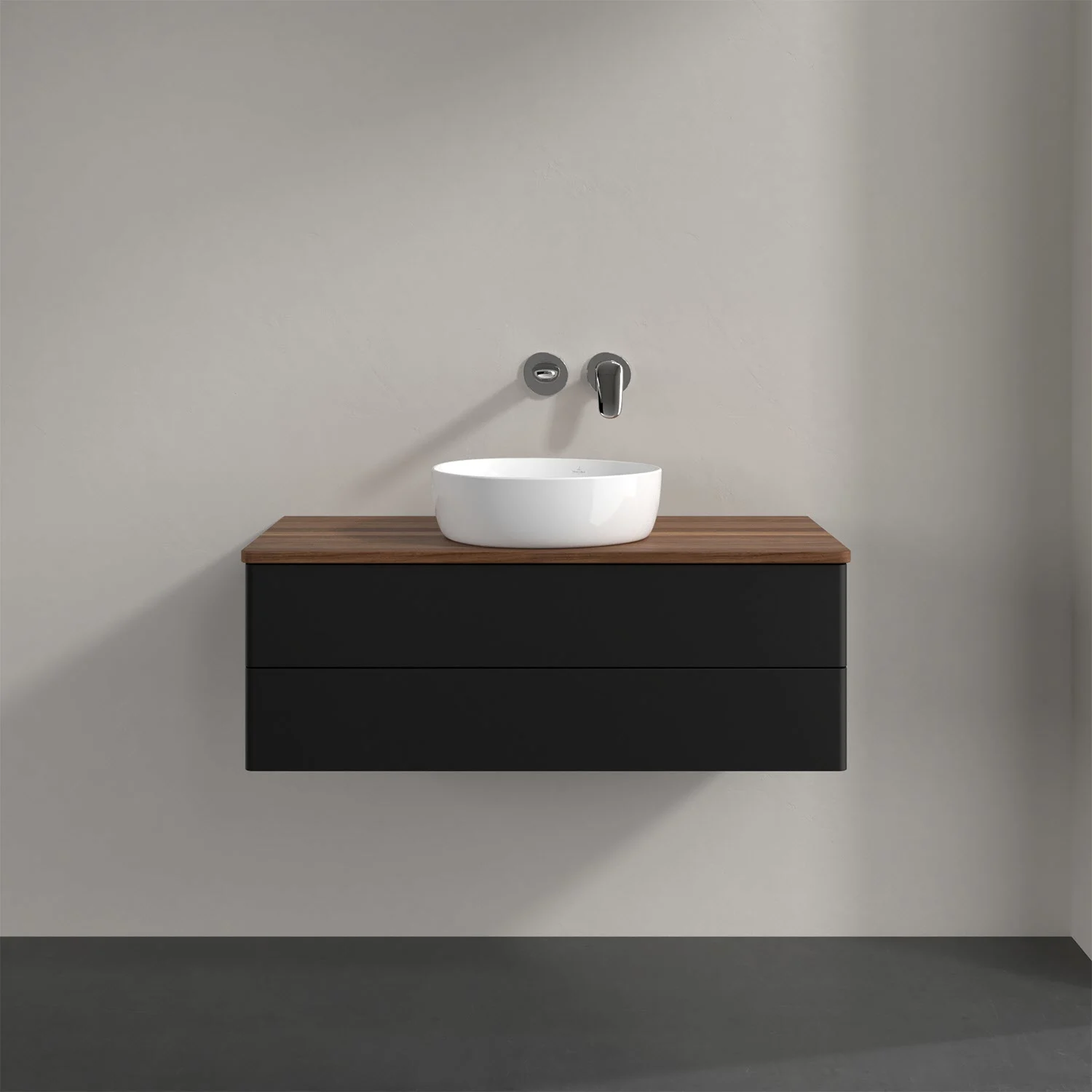 Czarna umywalka z białą misą w łazience, Villeroy & Boch