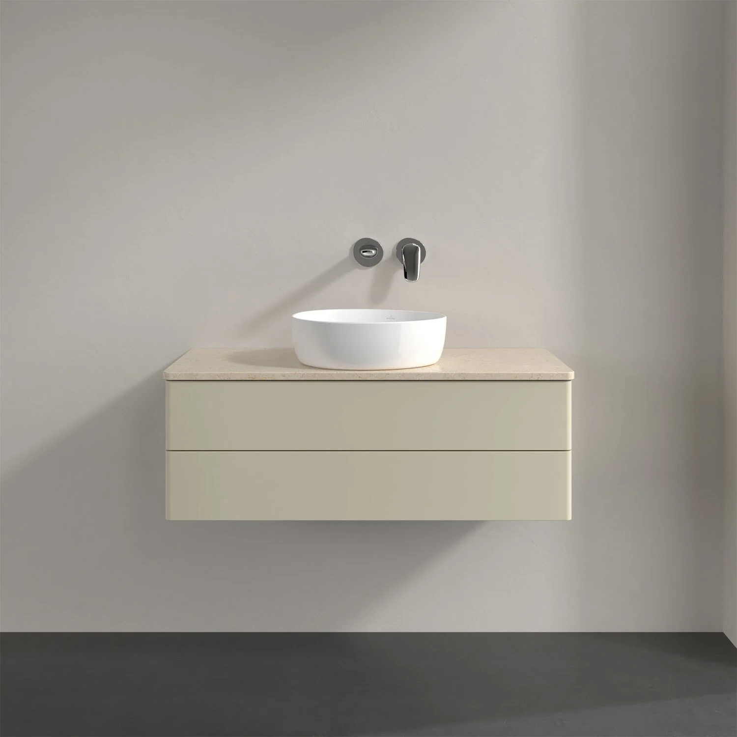 Jasna umywalka z białą misą w łazience, Villeroy & Boch